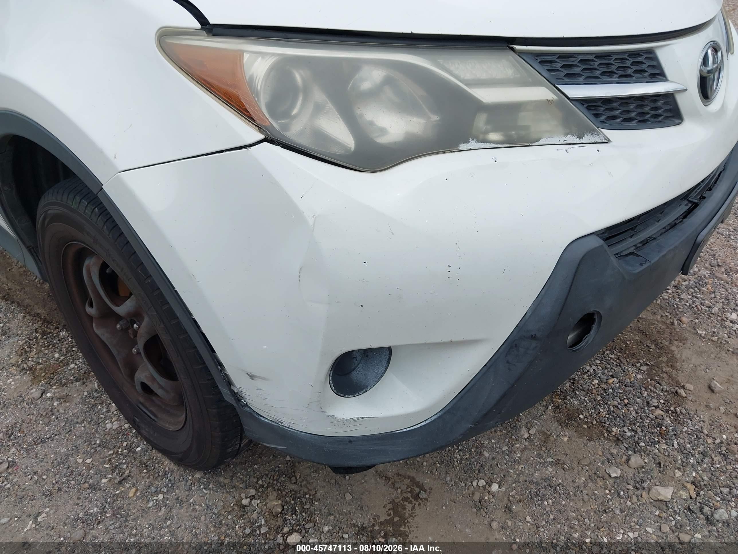 2015 Toyota Rav4 Le White vin: JTMZFREV0FJ051581