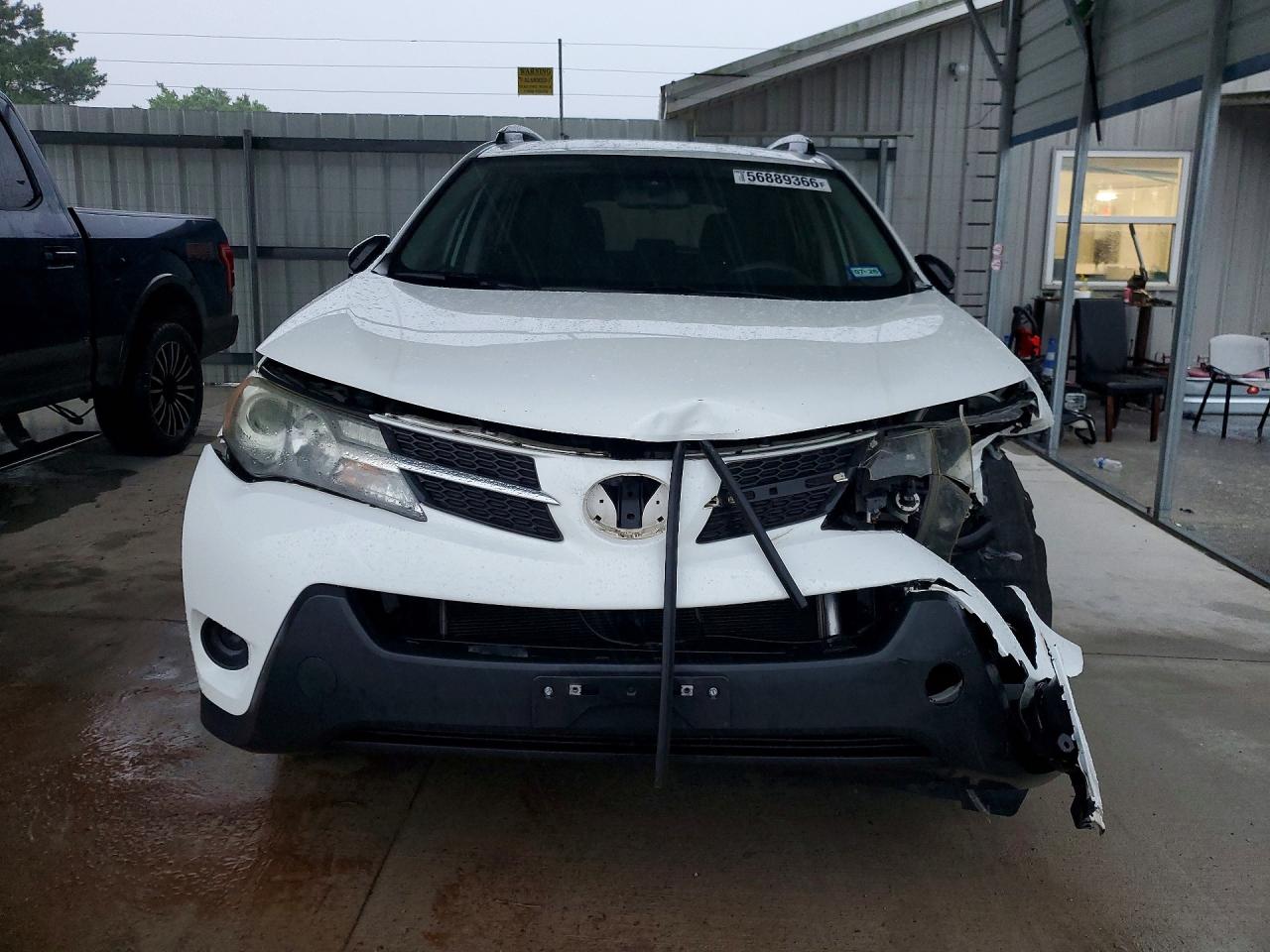 2015 Toyota Rav4 White vin: JTMZFREV0FJ055341
