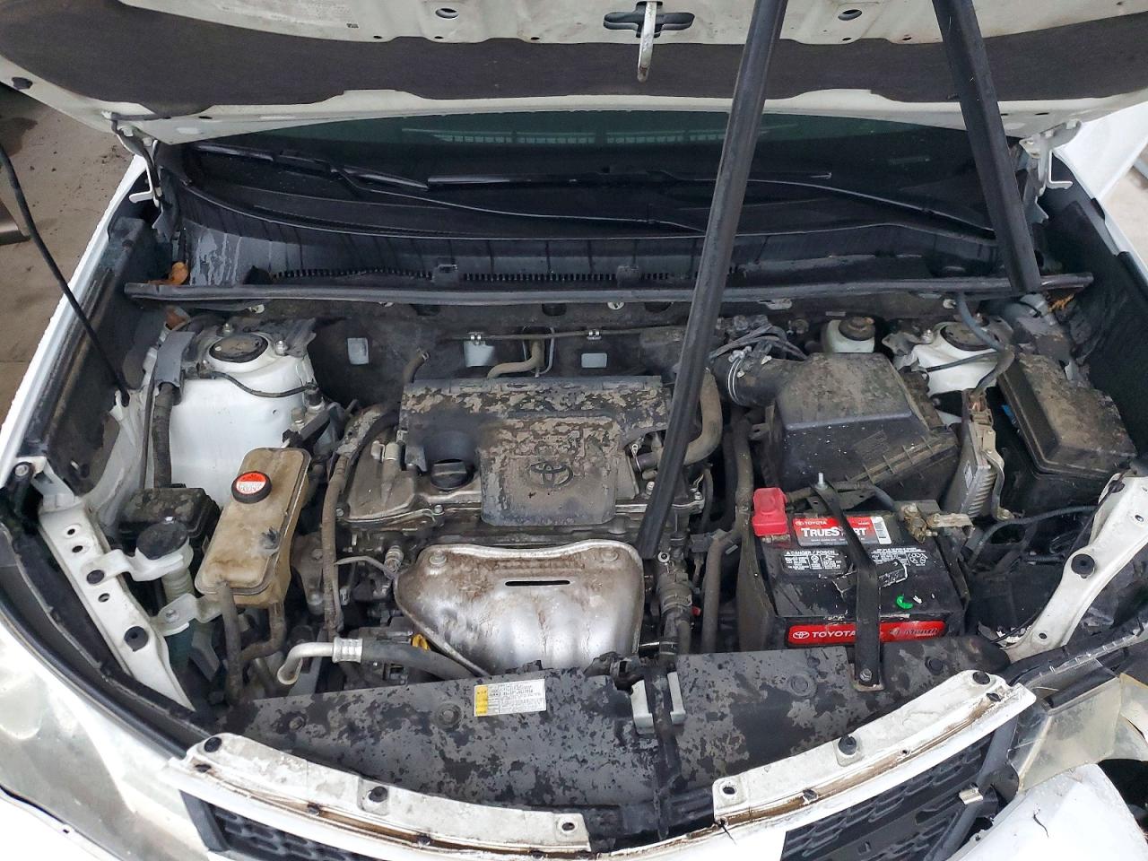 2015 Toyota Rav4 White vin: JTMZFREV0FJ055341