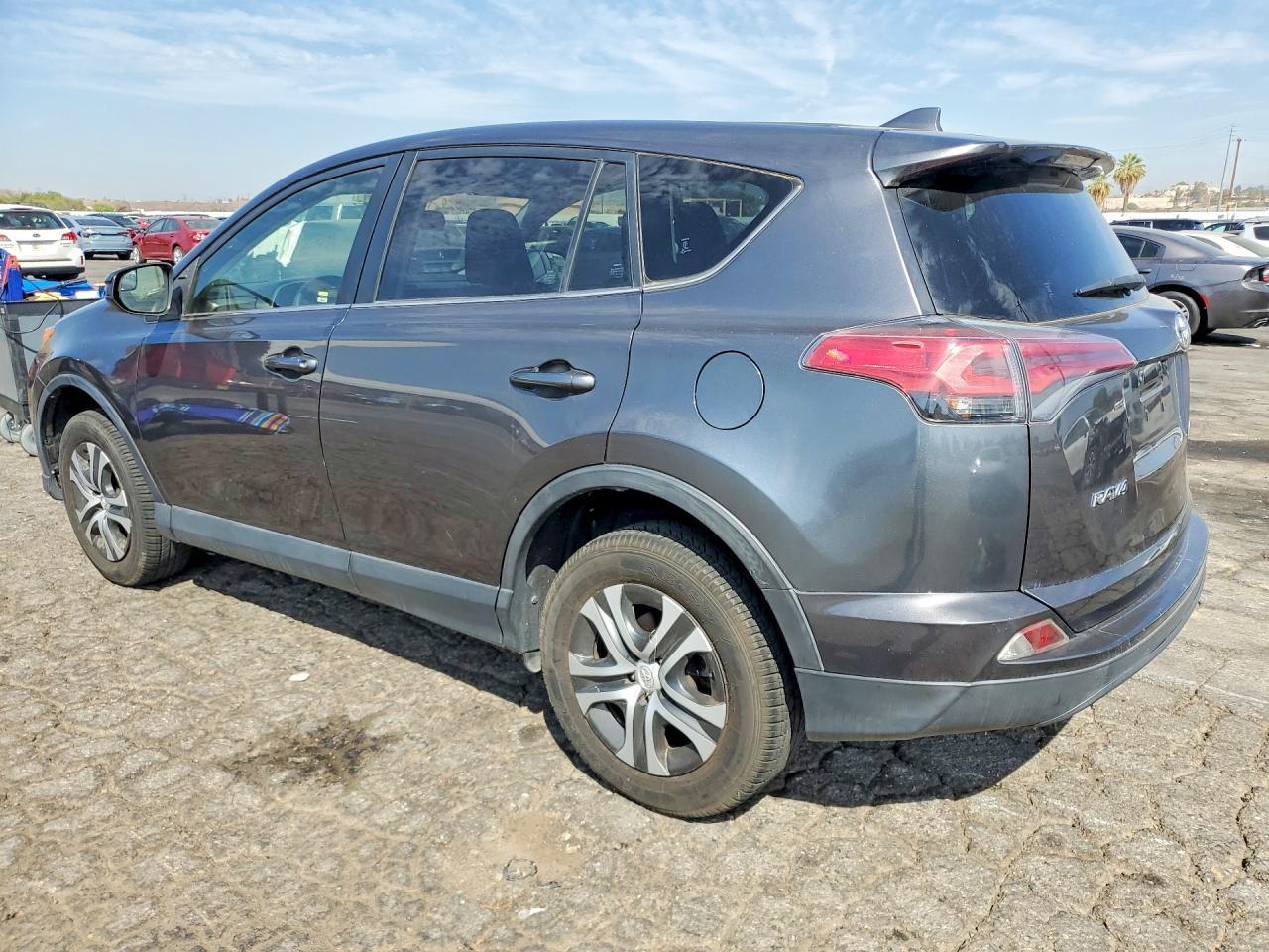 2018 Toyota Rav4 Gray vin: JTMZFREV0JJ742540