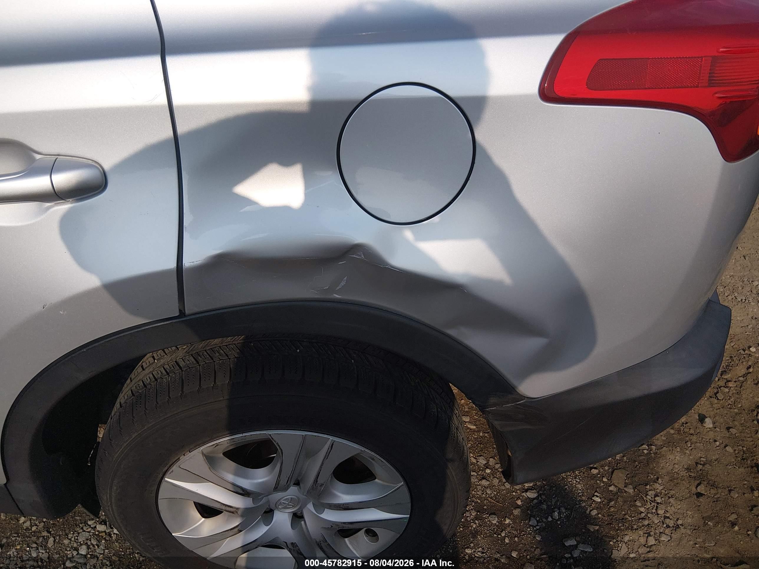 2013 Toyota Rav4 Le Silver vin: JTMZFREV1DD012770