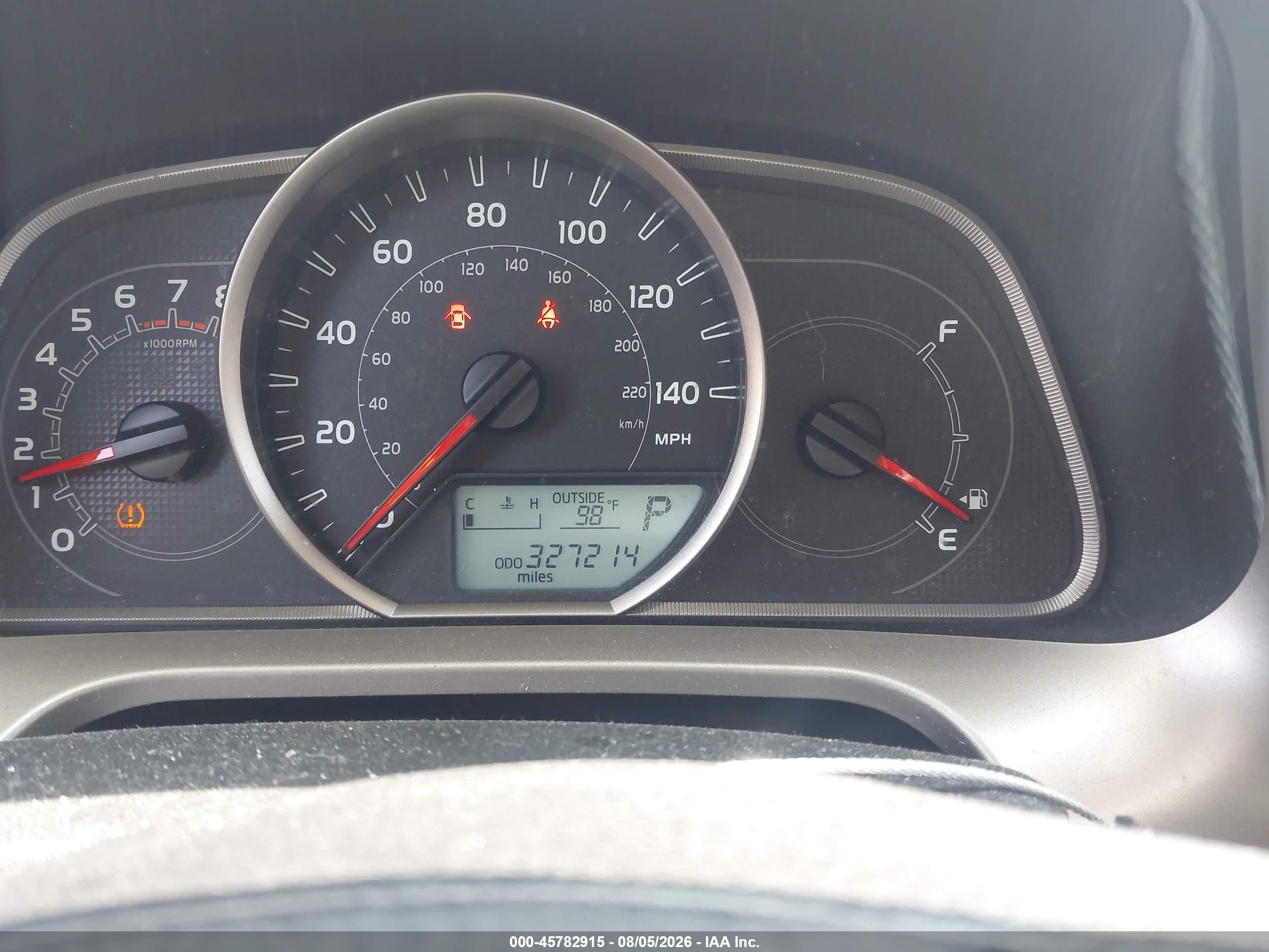 2013 Toyota Rav4 Le Silver vin: JTMZFREV1DD012770
