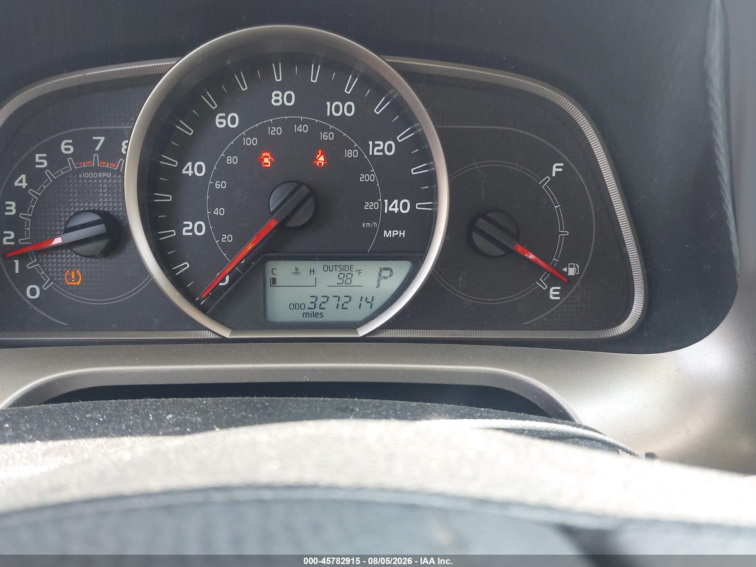 2013 Toyota Rav4 Le Silver vin: JTMZFREV1DD012770