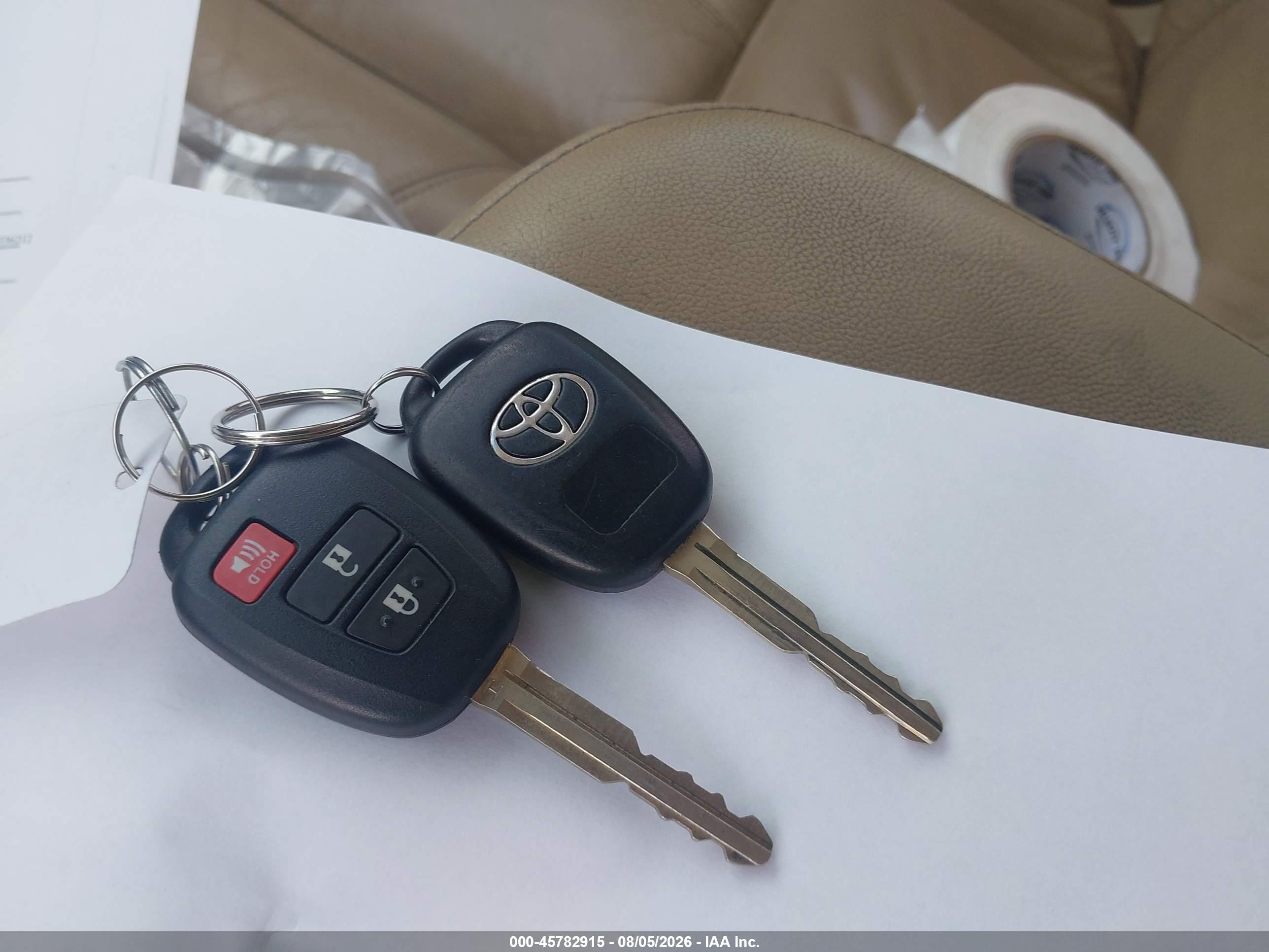 2013 Toyota Rav4 Le Silver vin: JTMZFREV1DD012770