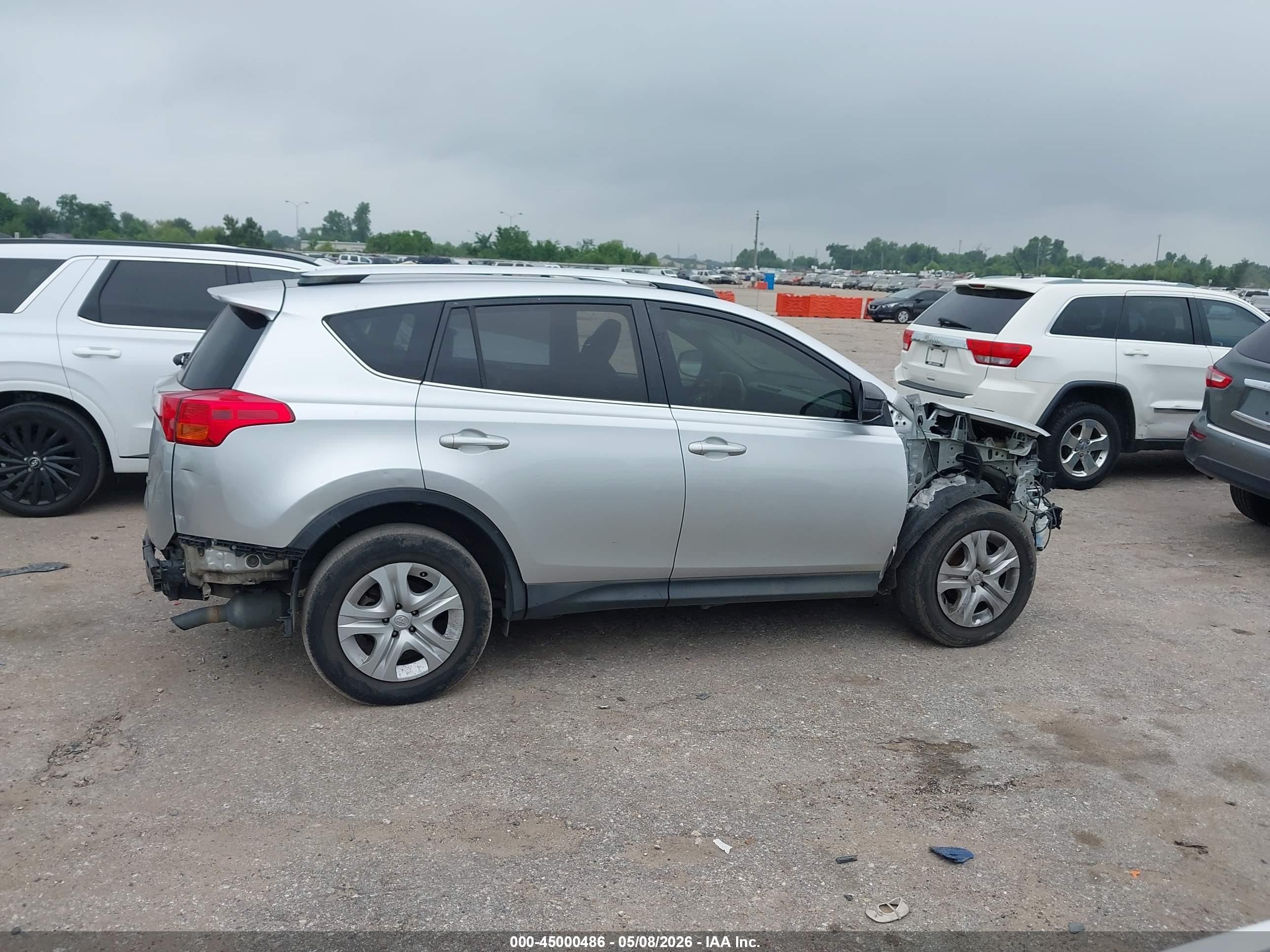 2014 Toyota Rav4 Le Silver vin: JTMZFREV1ED027688