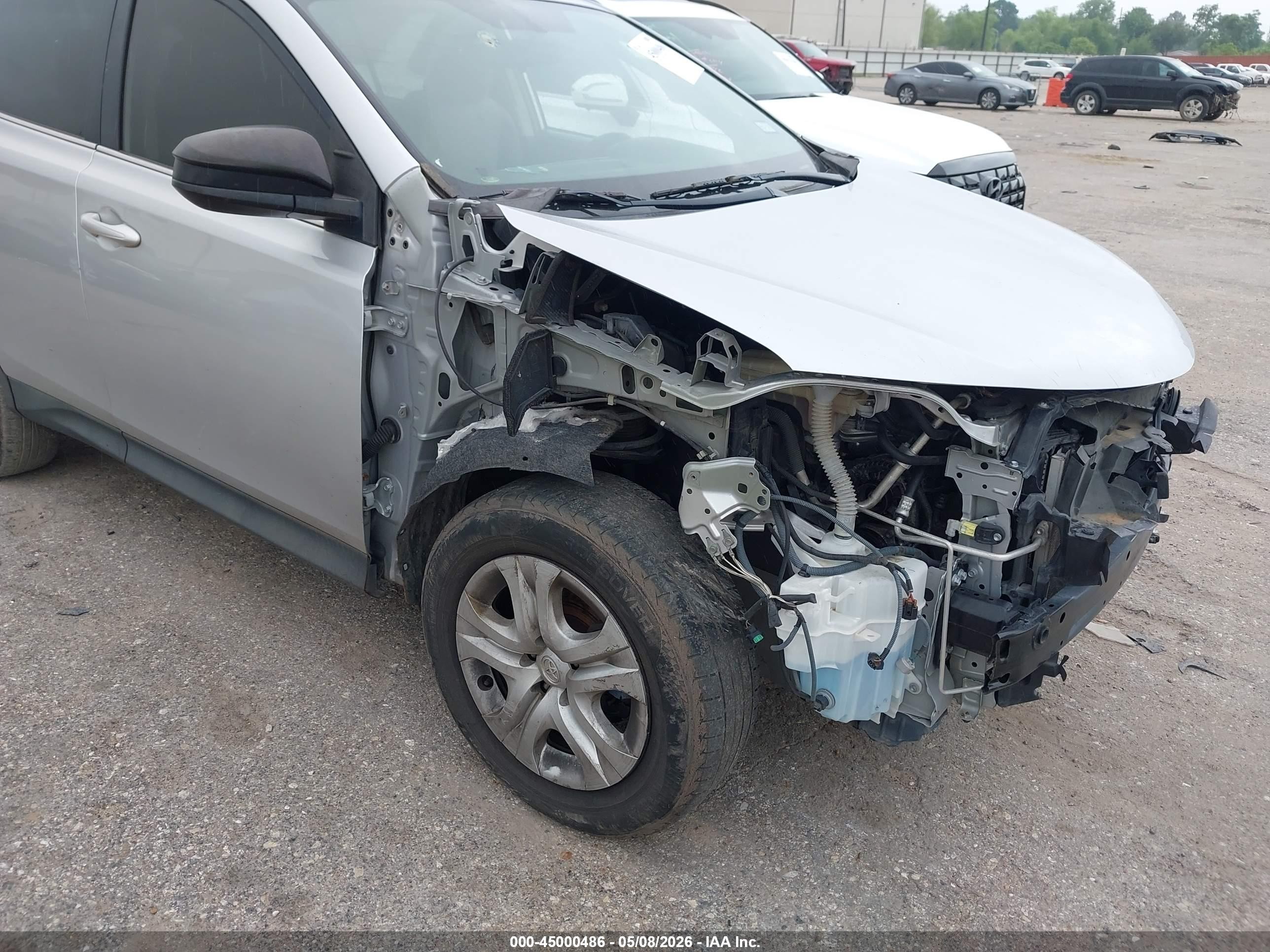 2014 Toyota Rav4 Le Silver vin: JTMZFREV1ED027688
