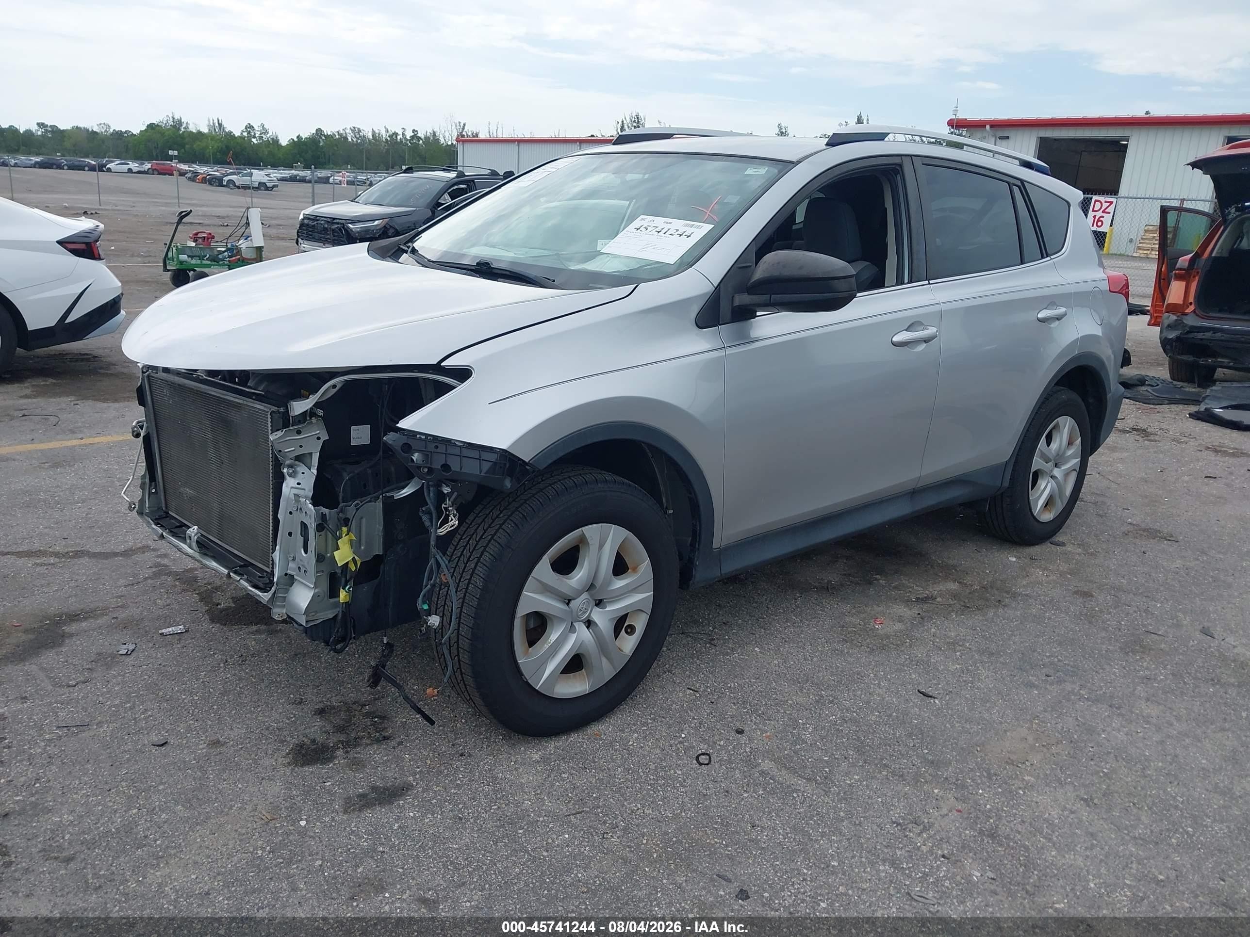 2014 Toyota Rav4 Le Silver vin: JTMZFREV1EJ003537