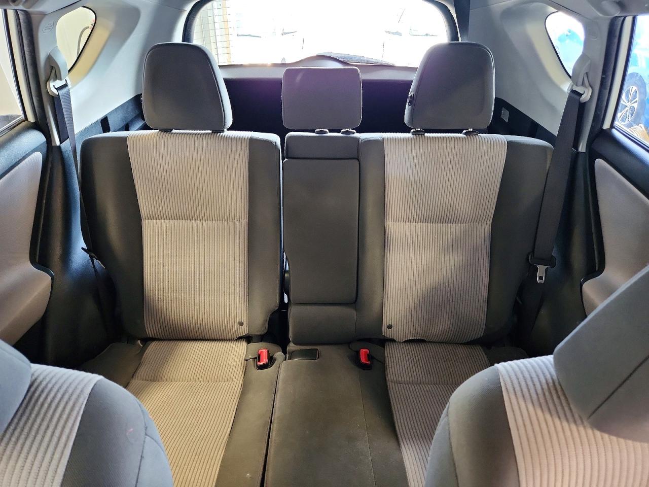 2014 Toyota Rav4 Le White vin: JTMZFREV1EJ004591