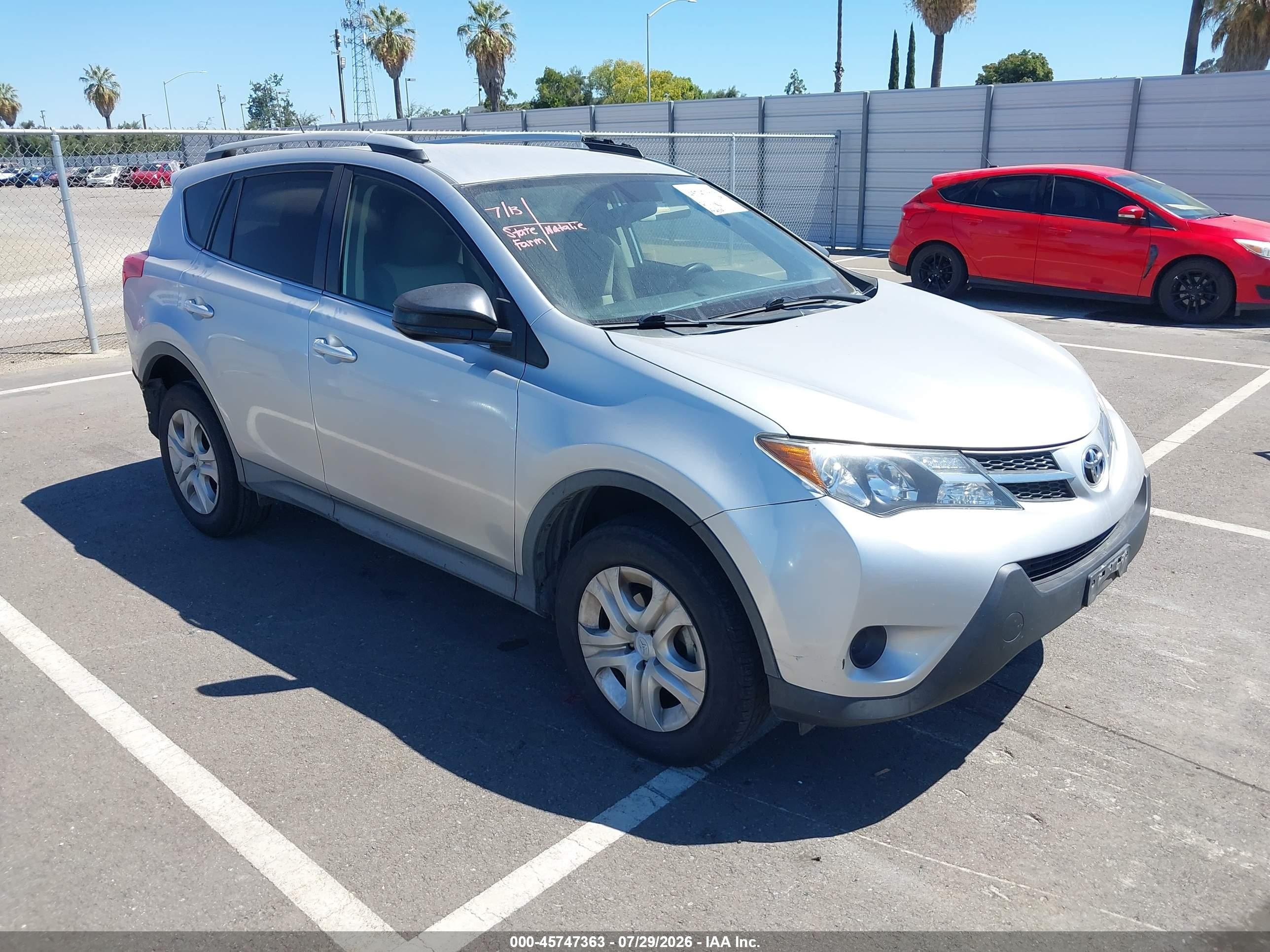 2014 Toyota Rav4 Le Silver vin: JTMZFREV1EJ007765