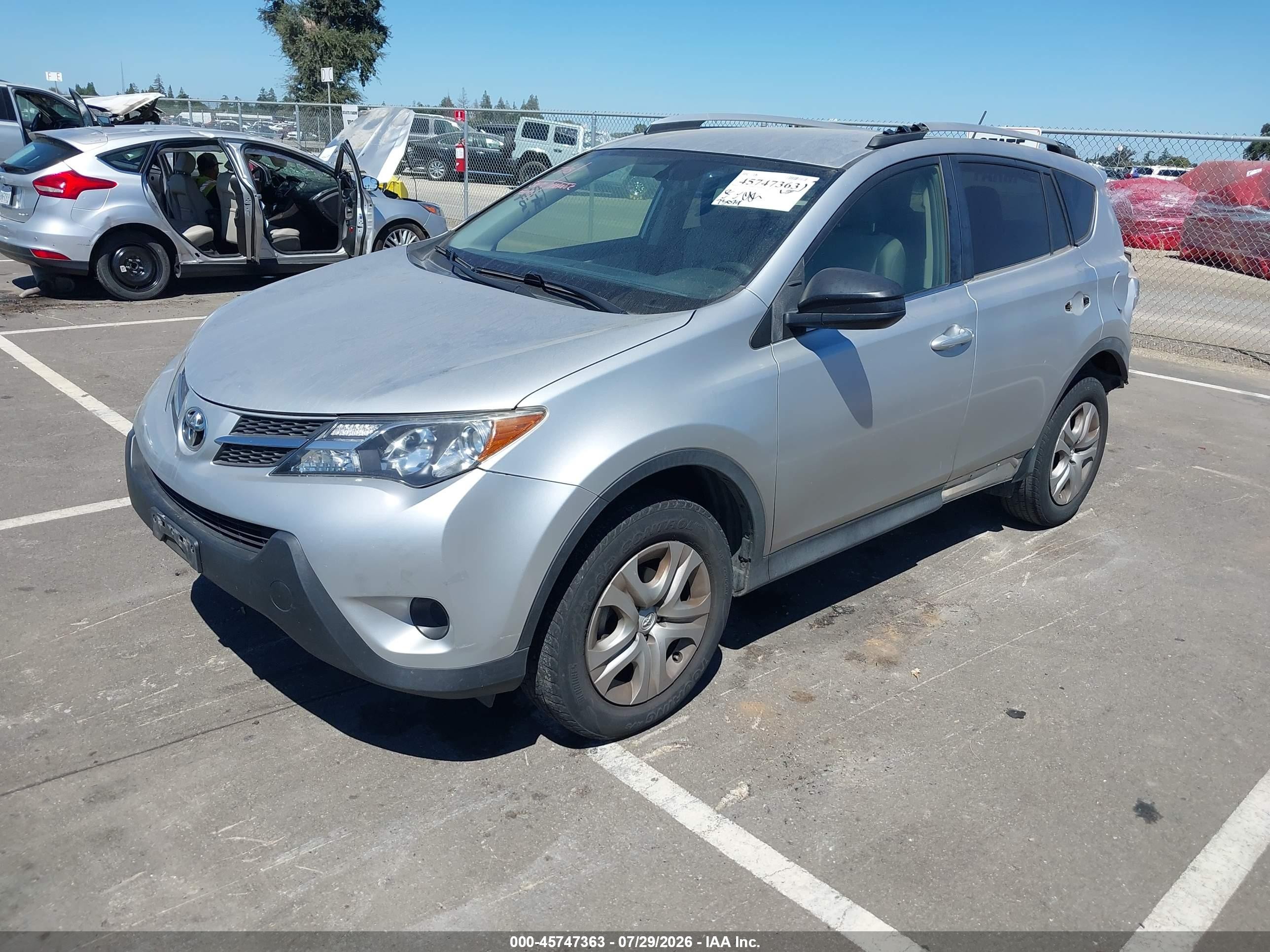 2014 Toyota Rav4 Le Silver vin: JTMZFREV1EJ007765