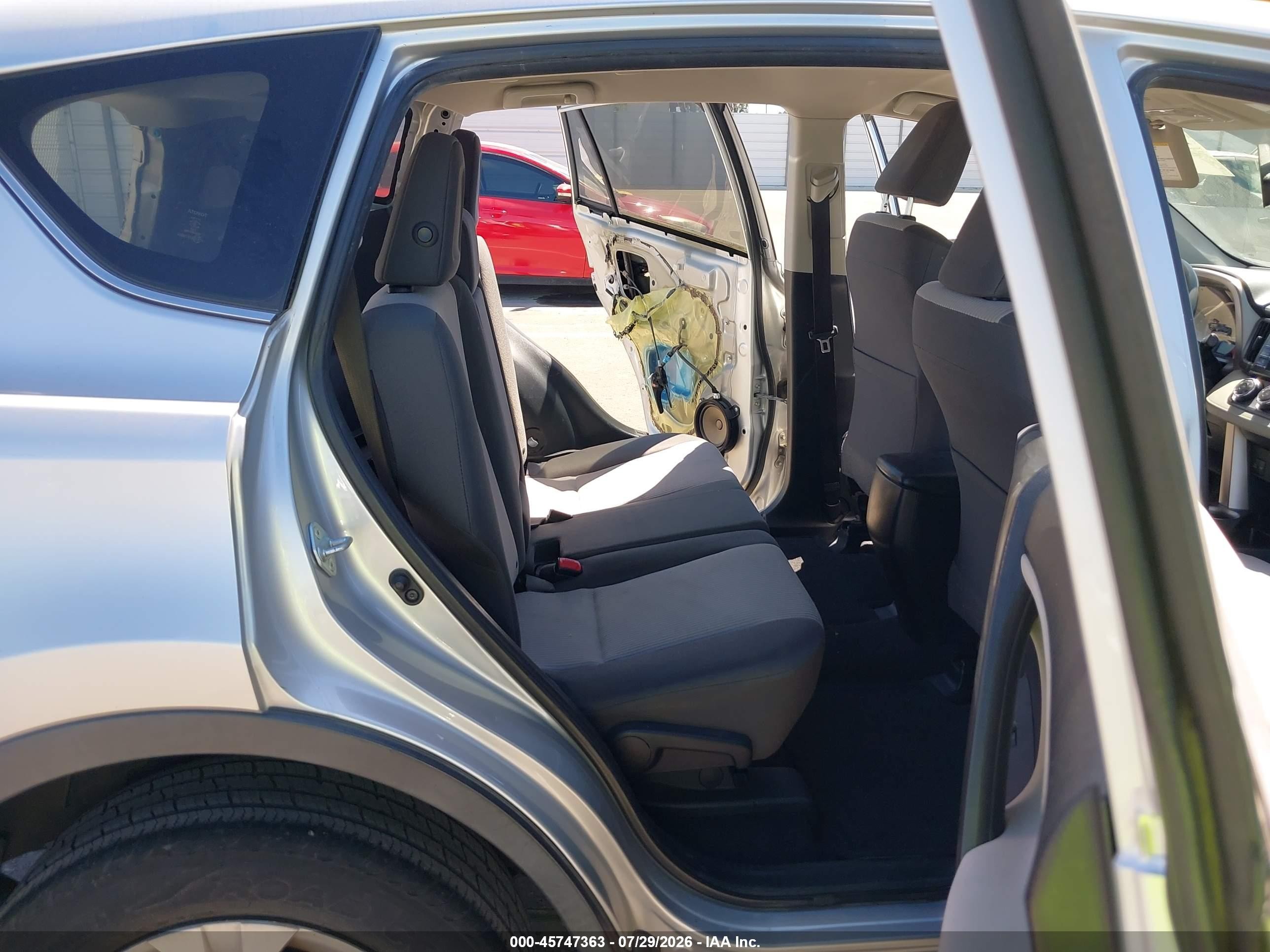 2014 Toyota Rav4 Le Silver vin: JTMZFREV1EJ007765