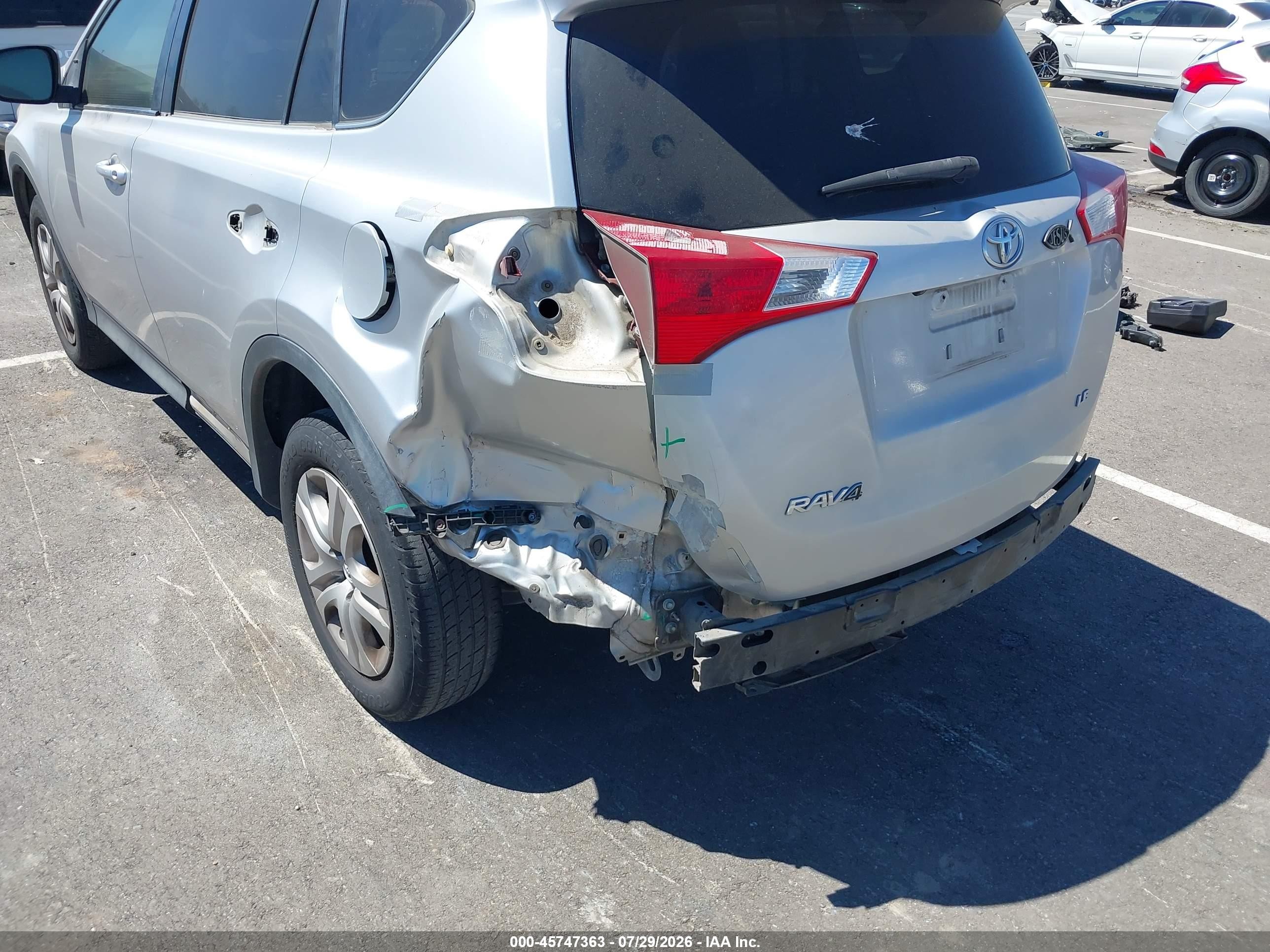 2014 Toyota Rav4 Le Silver vin: JTMZFREV1EJ007765