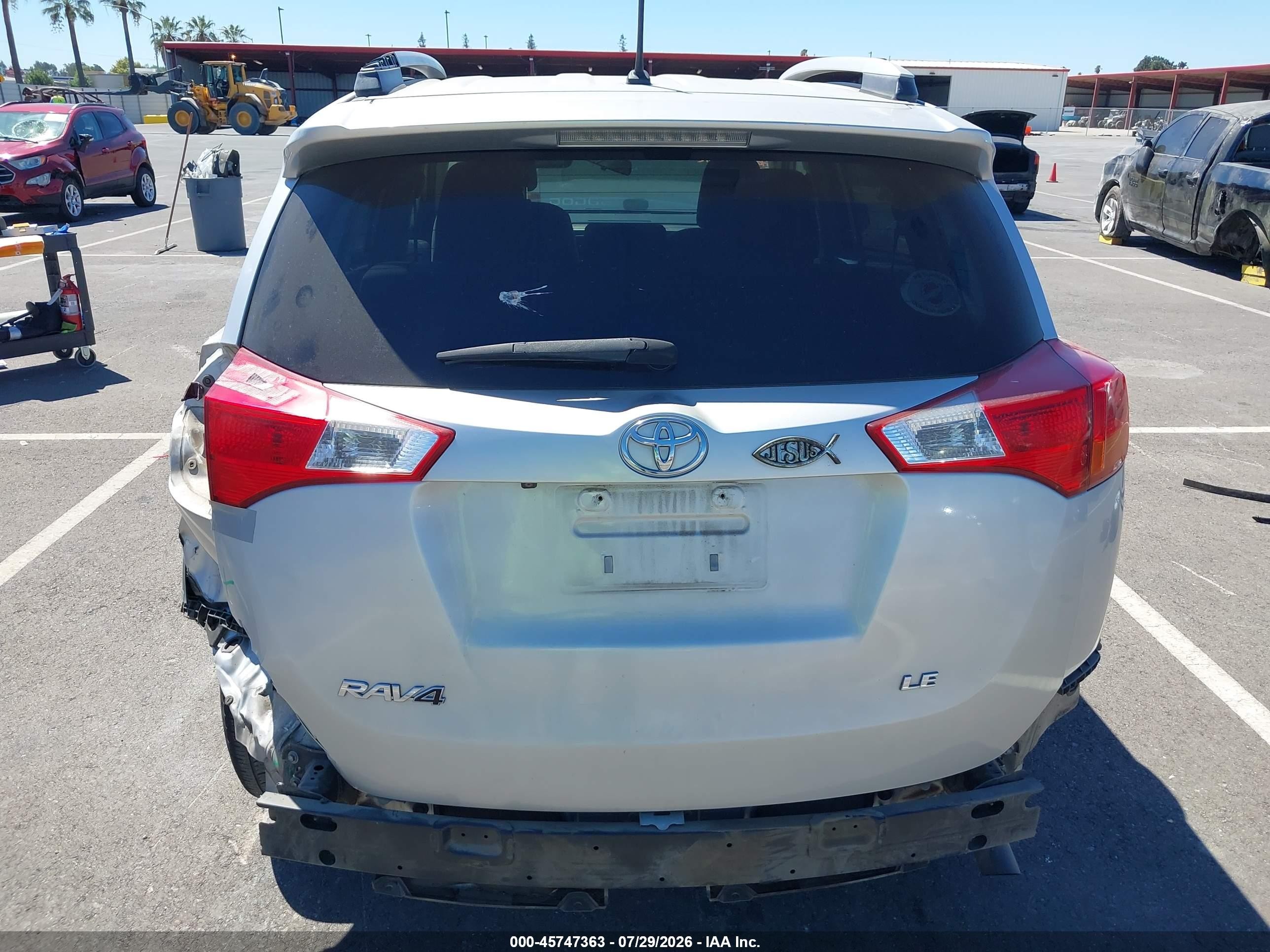 2014 Toyota Rav4 Le Silver vin: JTMZFREV1EJ007765