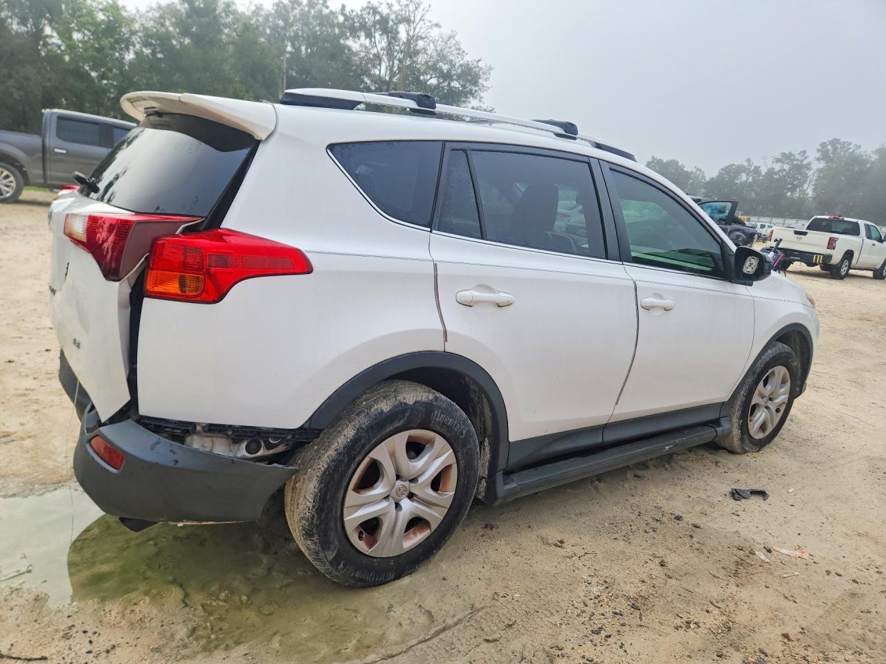 2014 Toyota Rav4 Le Белый vin: JTMZFREV1EJ009130