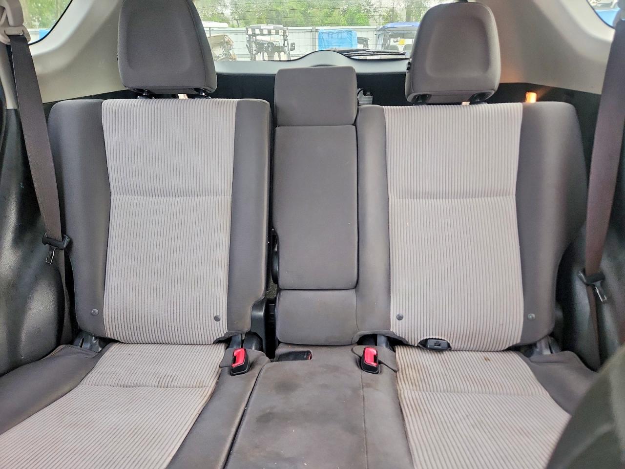 2014 Toyota Rav4 Le Белый vin: JTMZFREV1EJ009130