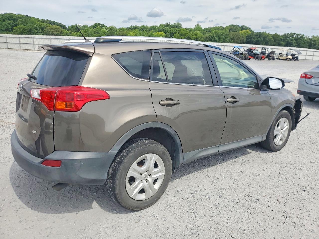 2015 Toyota Rav4 Le Brown vin: JTMZFREV1FD069330