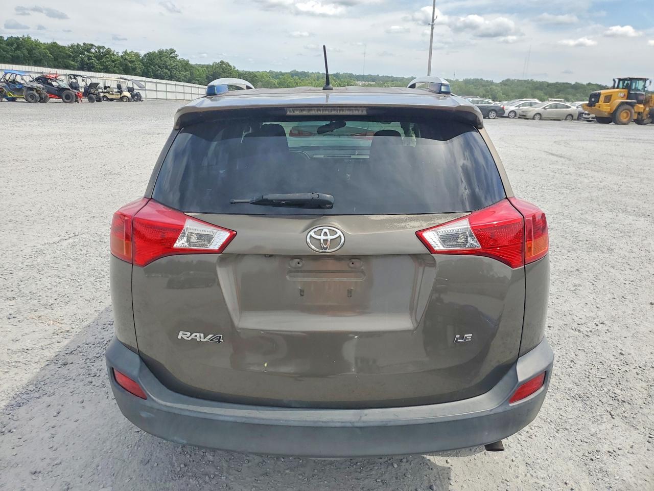2015 Toyota Rav4 Le Brown vin: JTMZFREV1FD069330