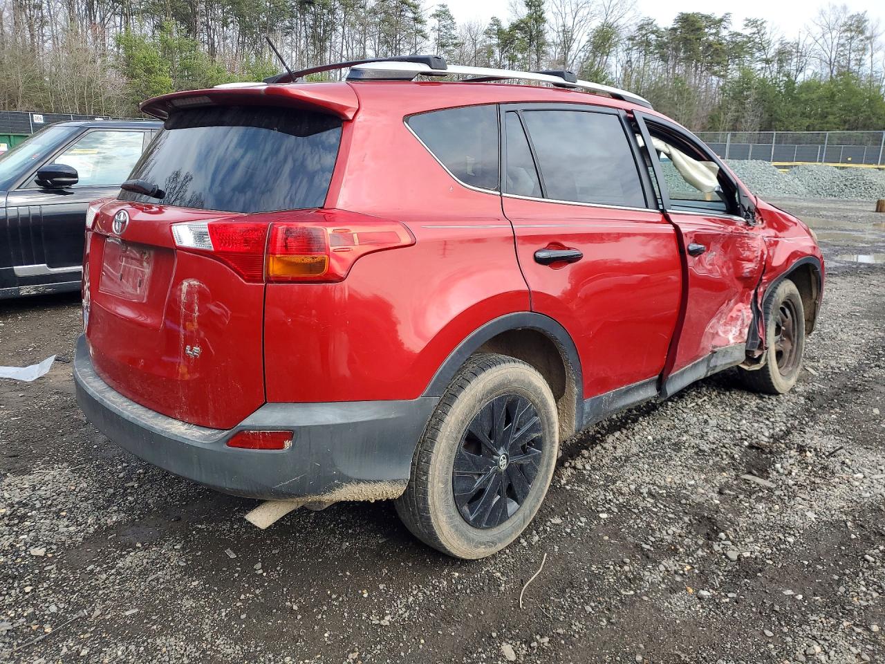 2015 Toyota Rav4 Le Red vin: JTMZFREV1FD074690