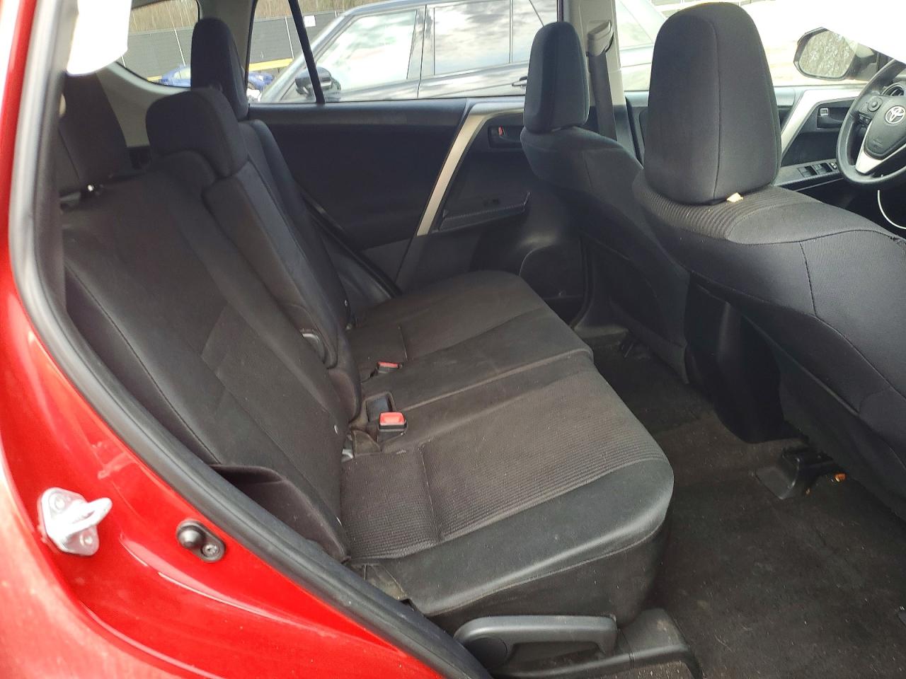 2015 Toyota Rav4 Le Red vin: JTMZFREV1FD074690