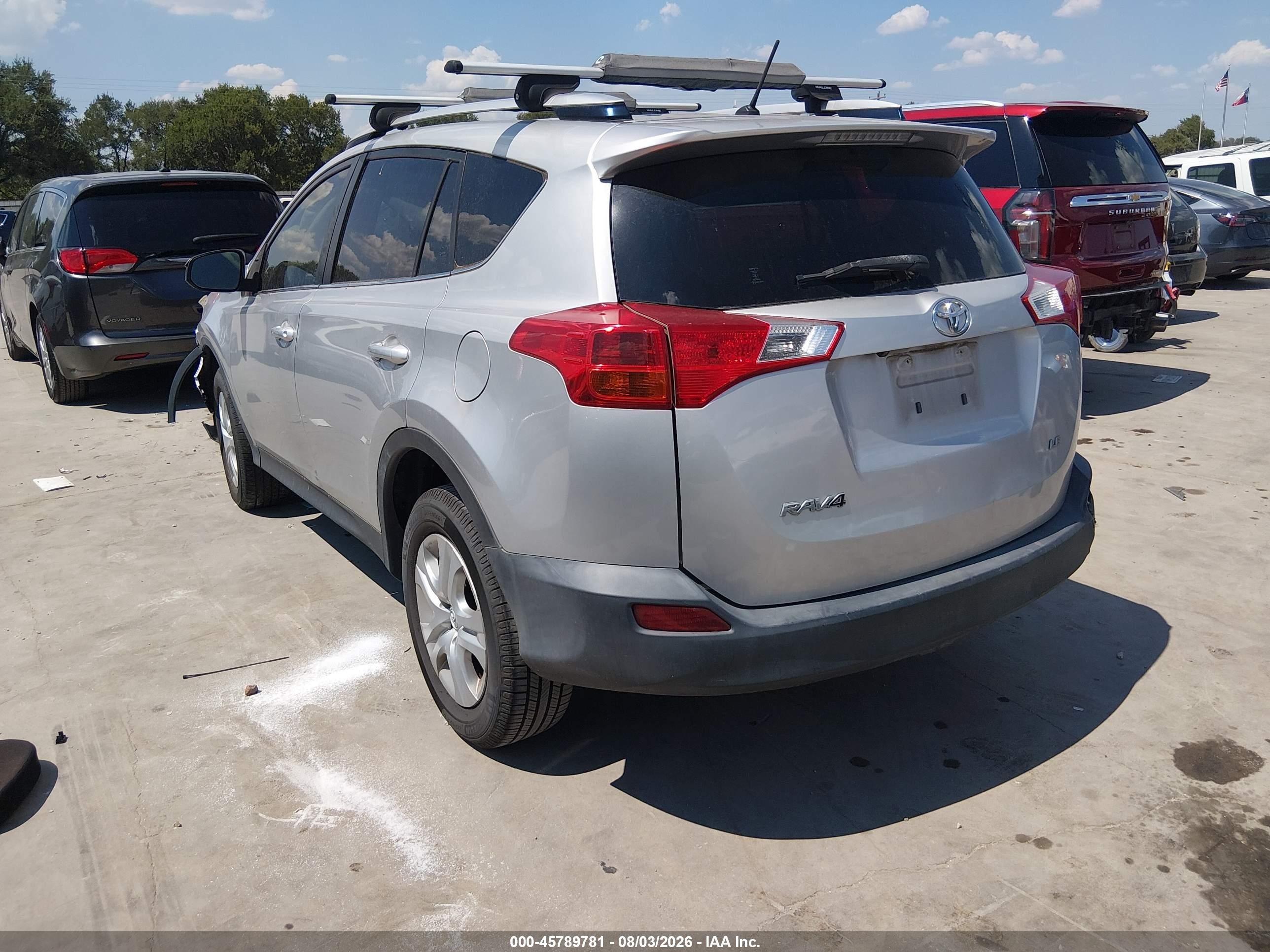 2015 Toyota Rav4 Le Silver vin: JTMZFREV1FJ053792