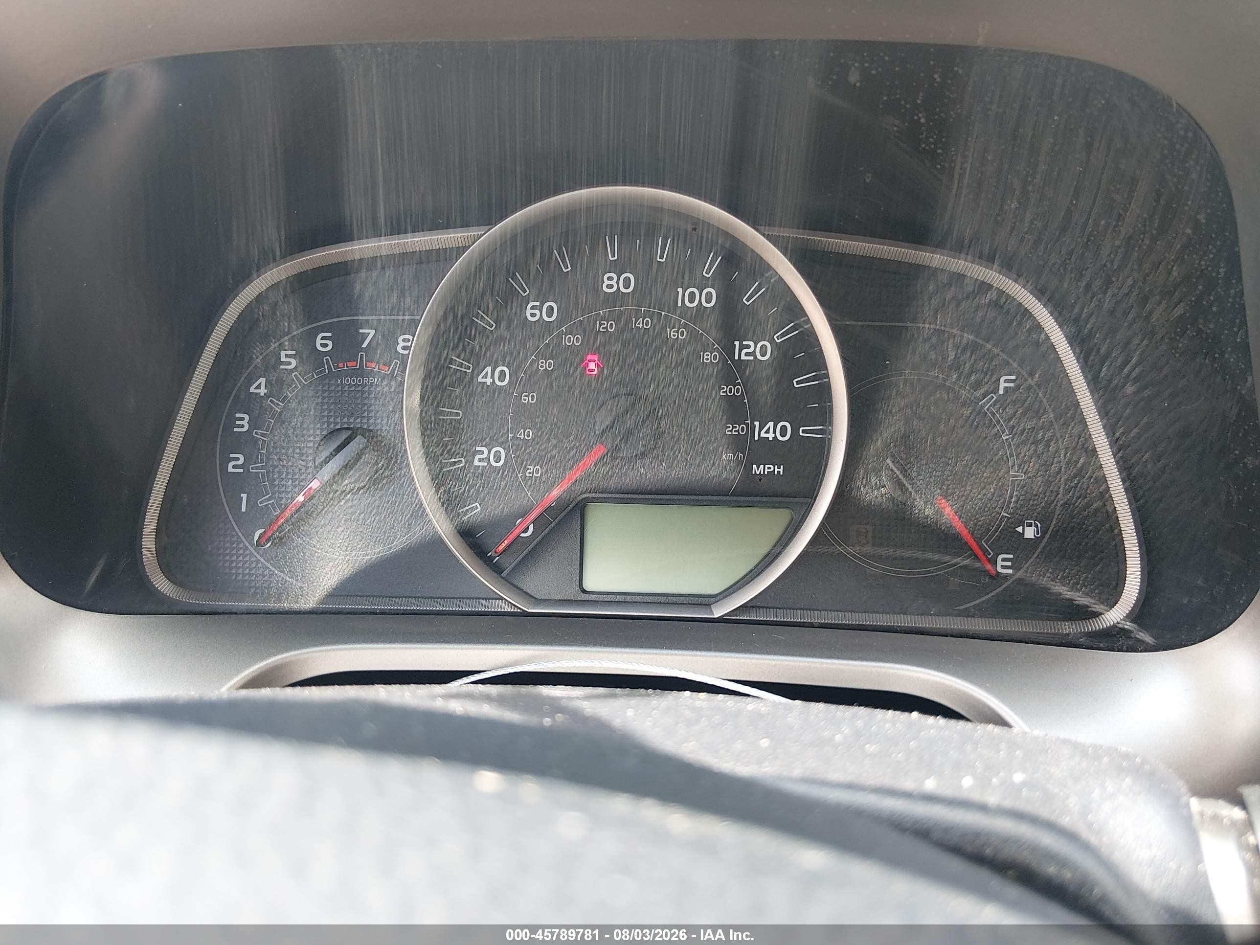 2015 Toyota Rav4 Le Silver vin: JTMZFREV1FJ053792