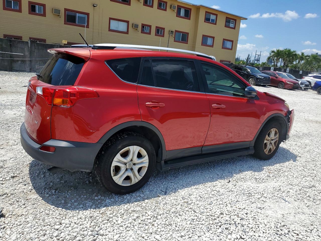 2015 Toyota Rav4 Le Red vin: JTMZFREV1FJ057373