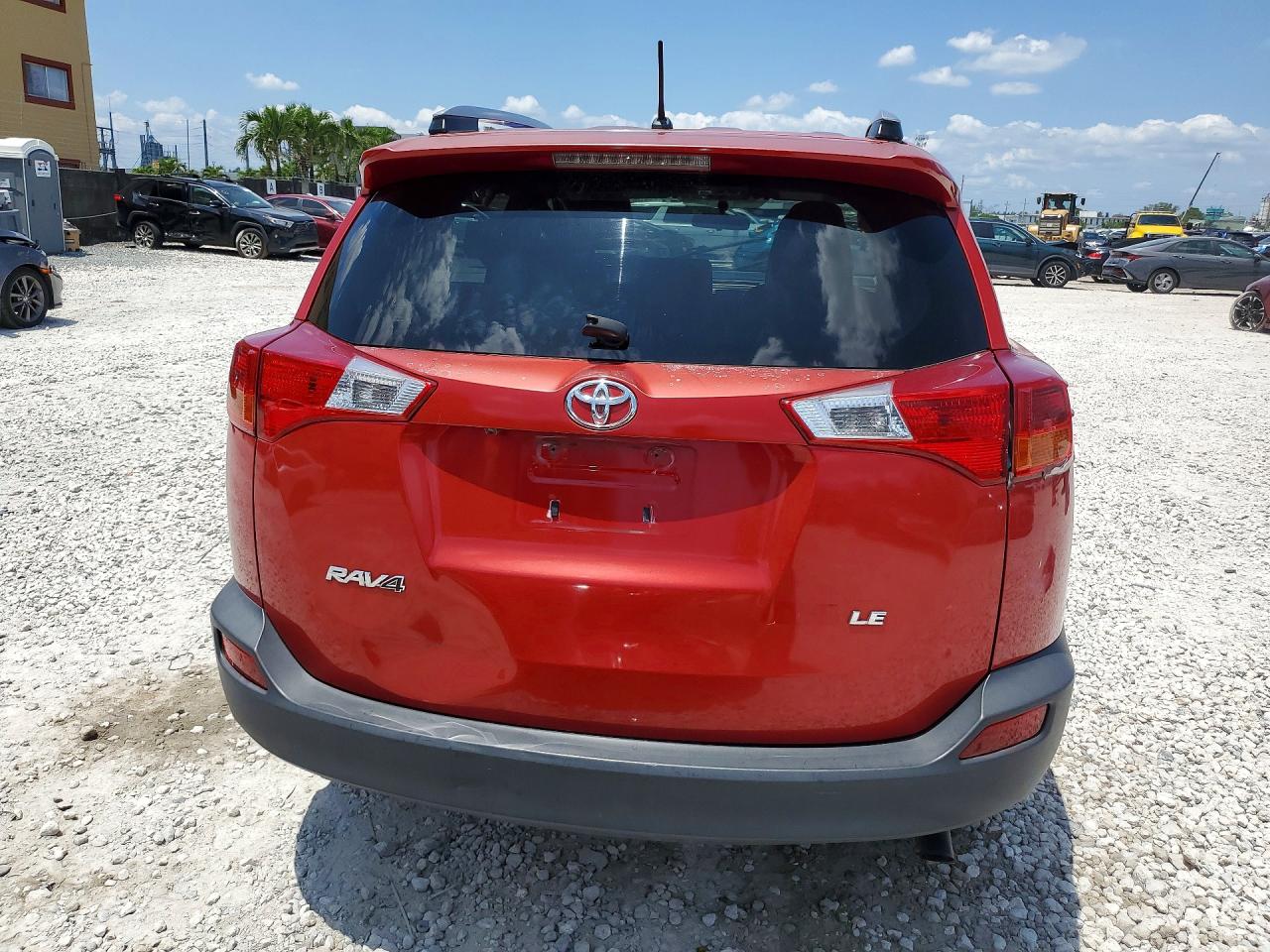 2015 Toyota Rav4 Le Red vin: JTMZFREV1FJ057373