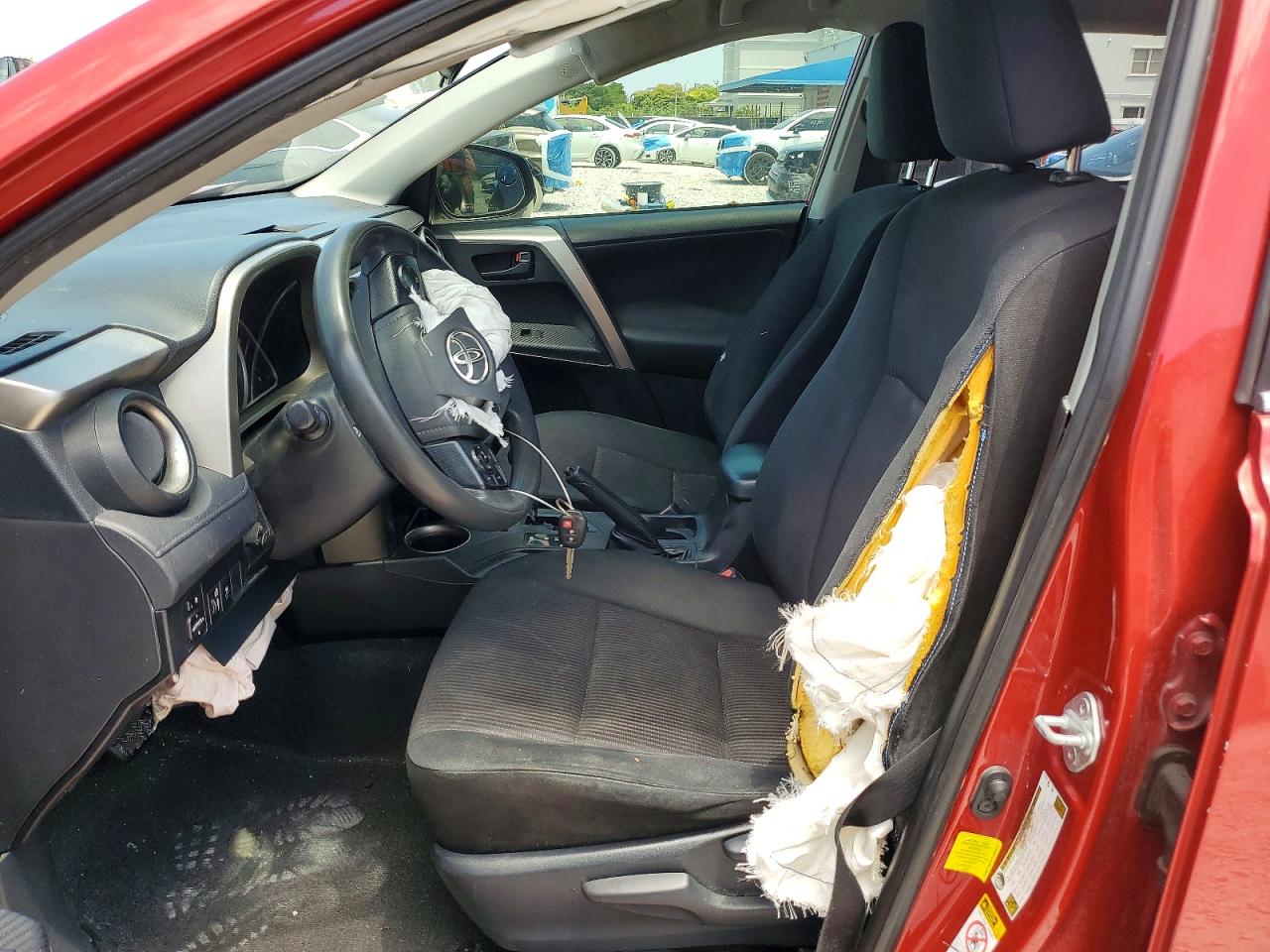 2015 Toyota Rav4 Le Red vin: JTMZFREV1FJ057373