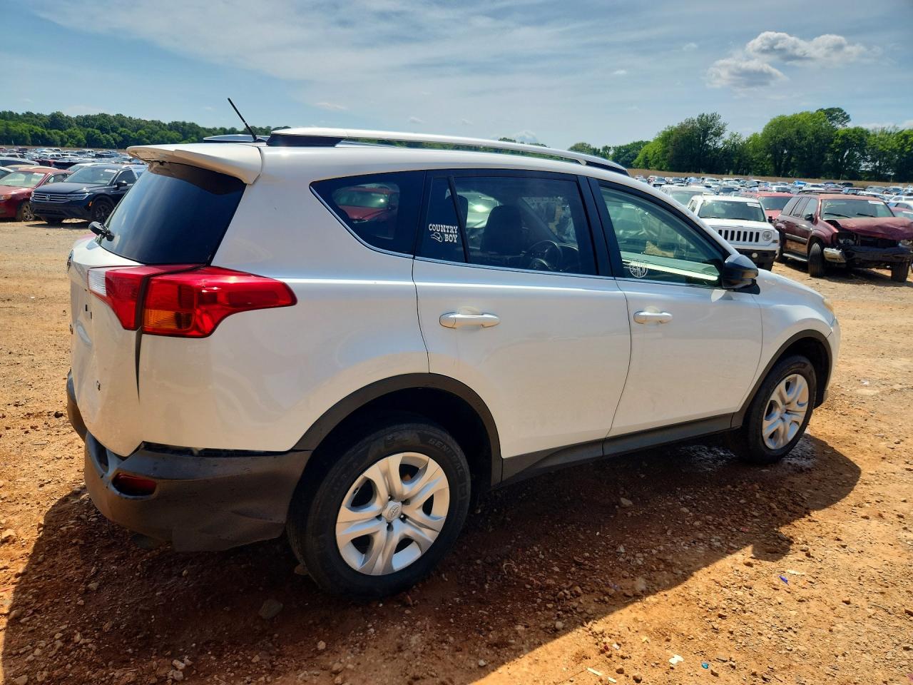 2015 Toyota Rav4 Le White vin: JTMZFREV1FJ059141