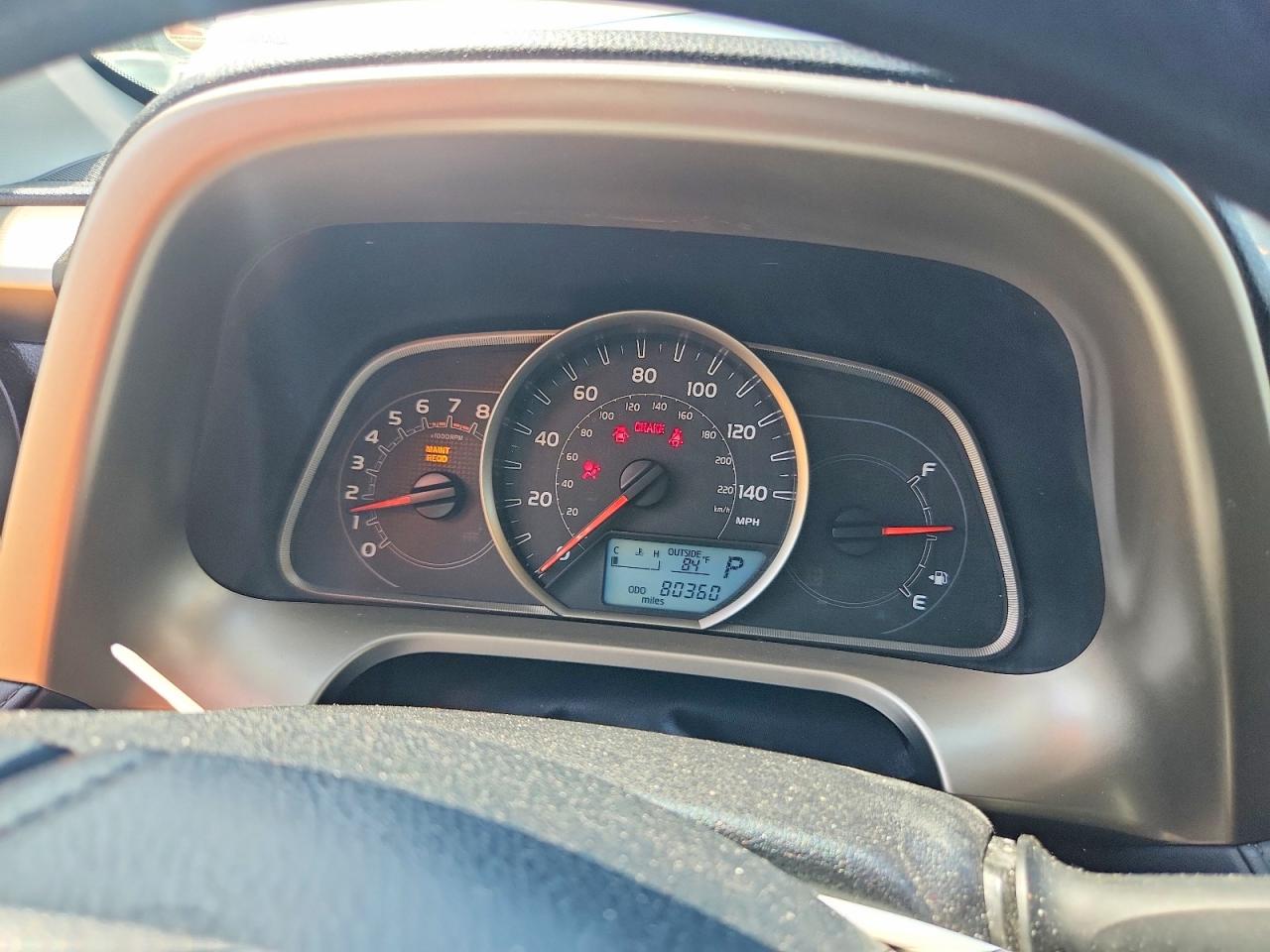 2015 Toyota Rav4 Le White vin: JTMZFREV1FJ059141