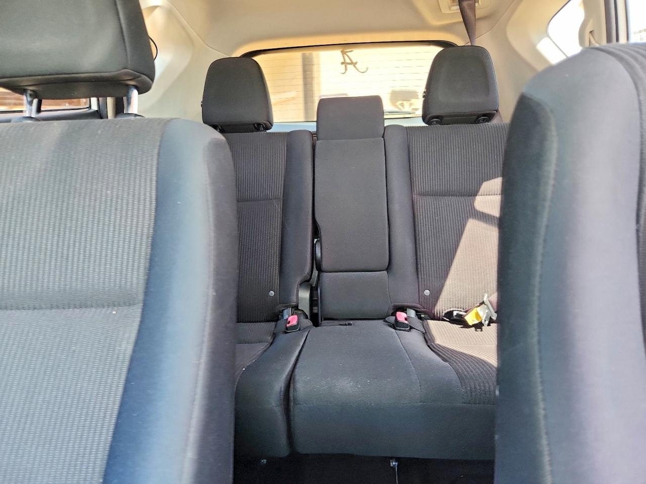 2015 Toyota Rav4 Le White vin: JTMZFREV1FJ059141