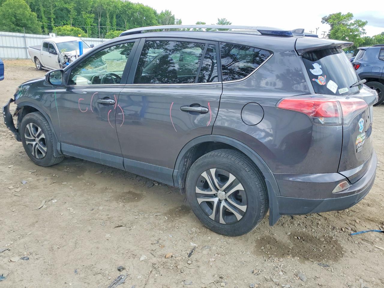 2017 Toyota Rav4 Le Серый vin: JTMZFREV1HJ714983