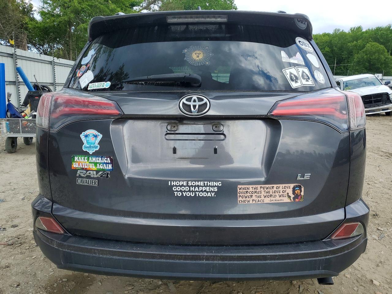 2017 Toyota Rav4 Le Серый vin: JTMZFREV1HJ714983