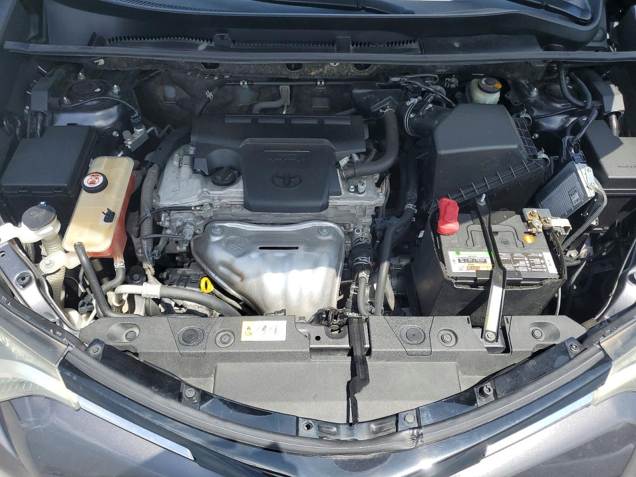 2018 Toyota Rav4 Le Gray vin: JTMZFREV1JJ730784