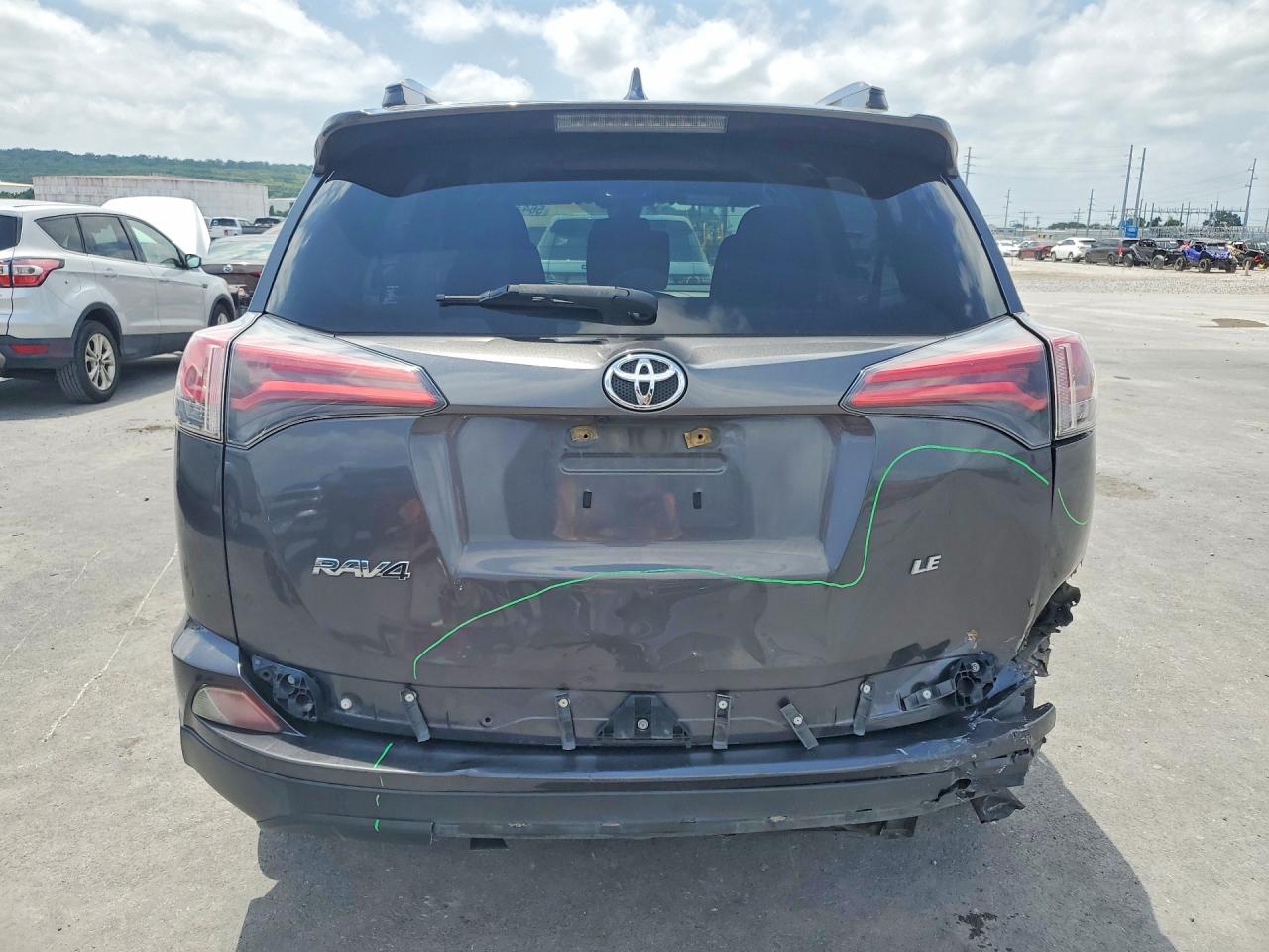 2018 Toyota Rav4 Le Gray vin: JTMZFREV1JJ730784