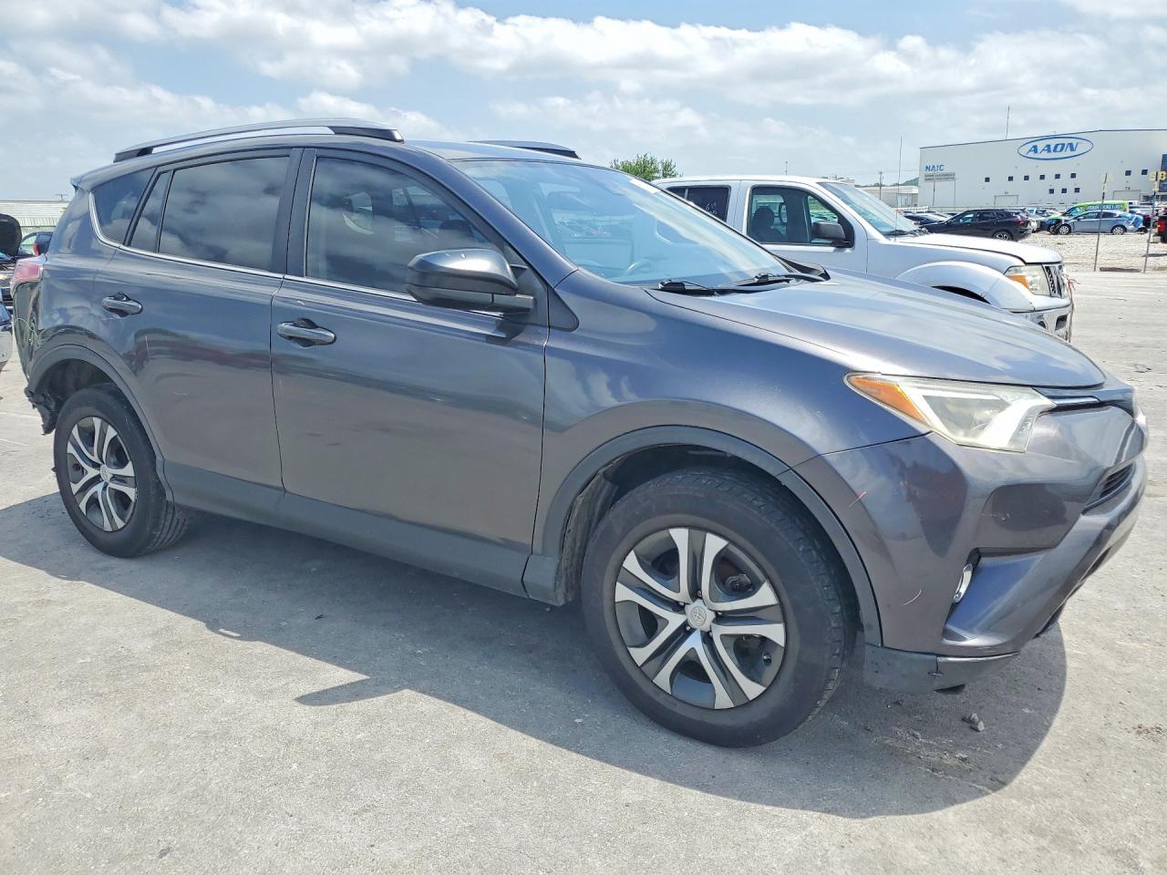 2018 Toyota Rav4 Le Gray vin: JTMZFREV1JJ730784