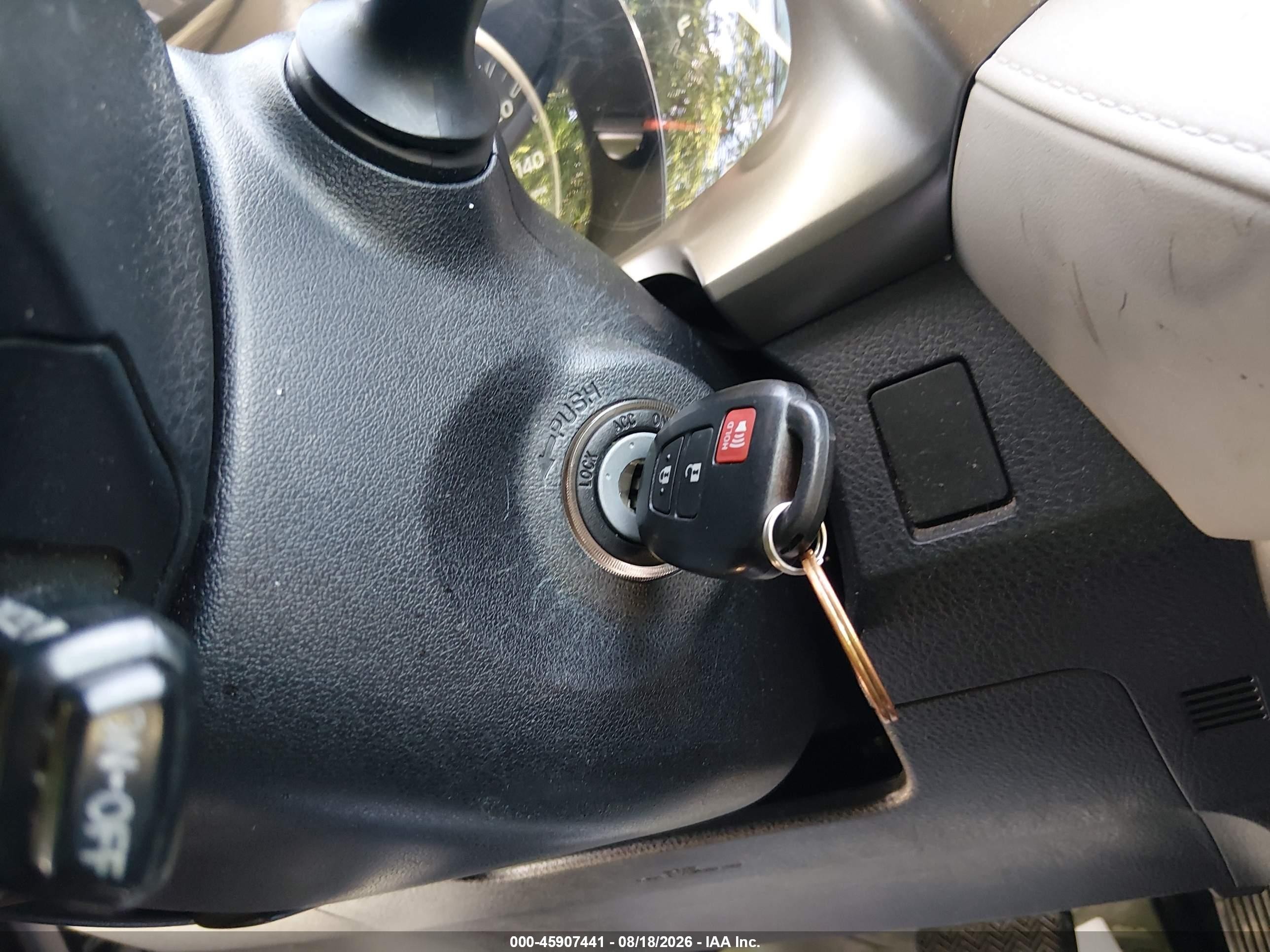 2013 Toyota Rav4 Le Gray vin: JTMZFREV2D5008477