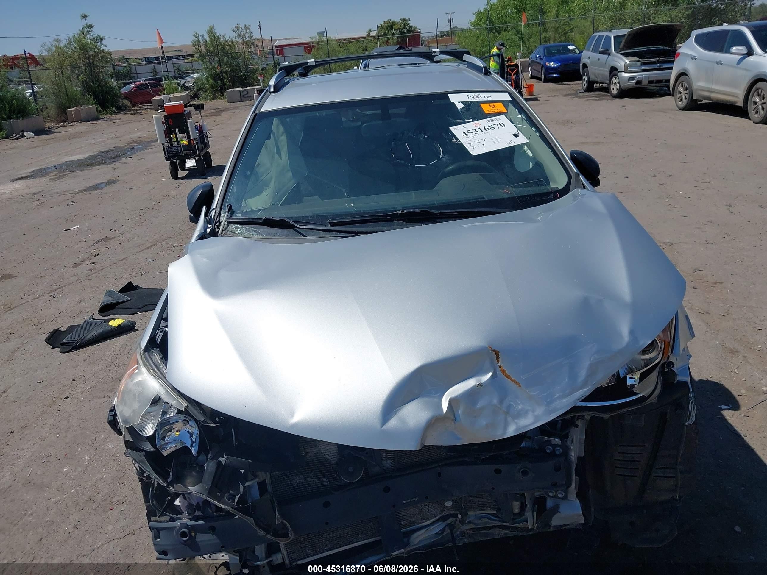 2013 Toyota Rav4 Le Silver vin: JTMZFREV2DD021252