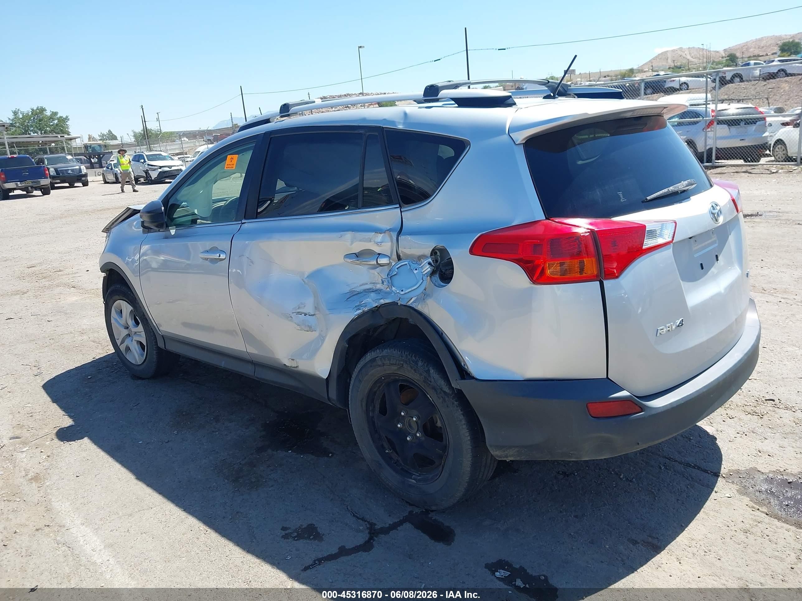 2013 Toyota Rav4 Le Silver vin: JTMZFREV2DD021252