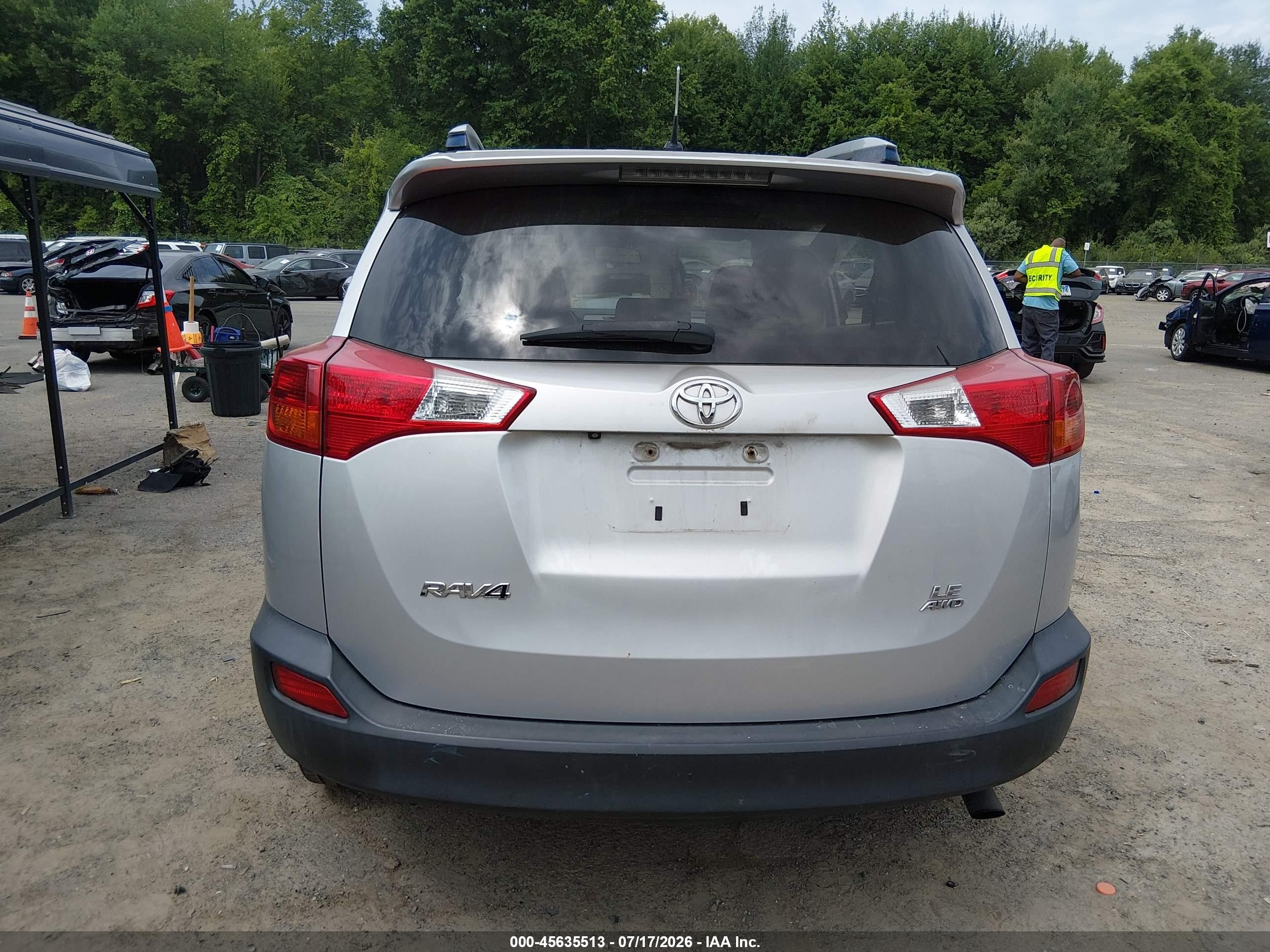 2014 Toyota Rav4 Le Silver vin: JTMZFREV2ED030387