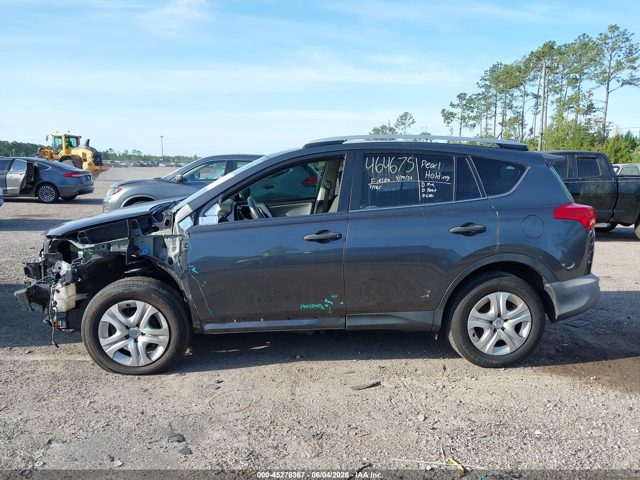 2014 Toyota Rav4 Le Gray vin: JTMZFREV2EJ001344