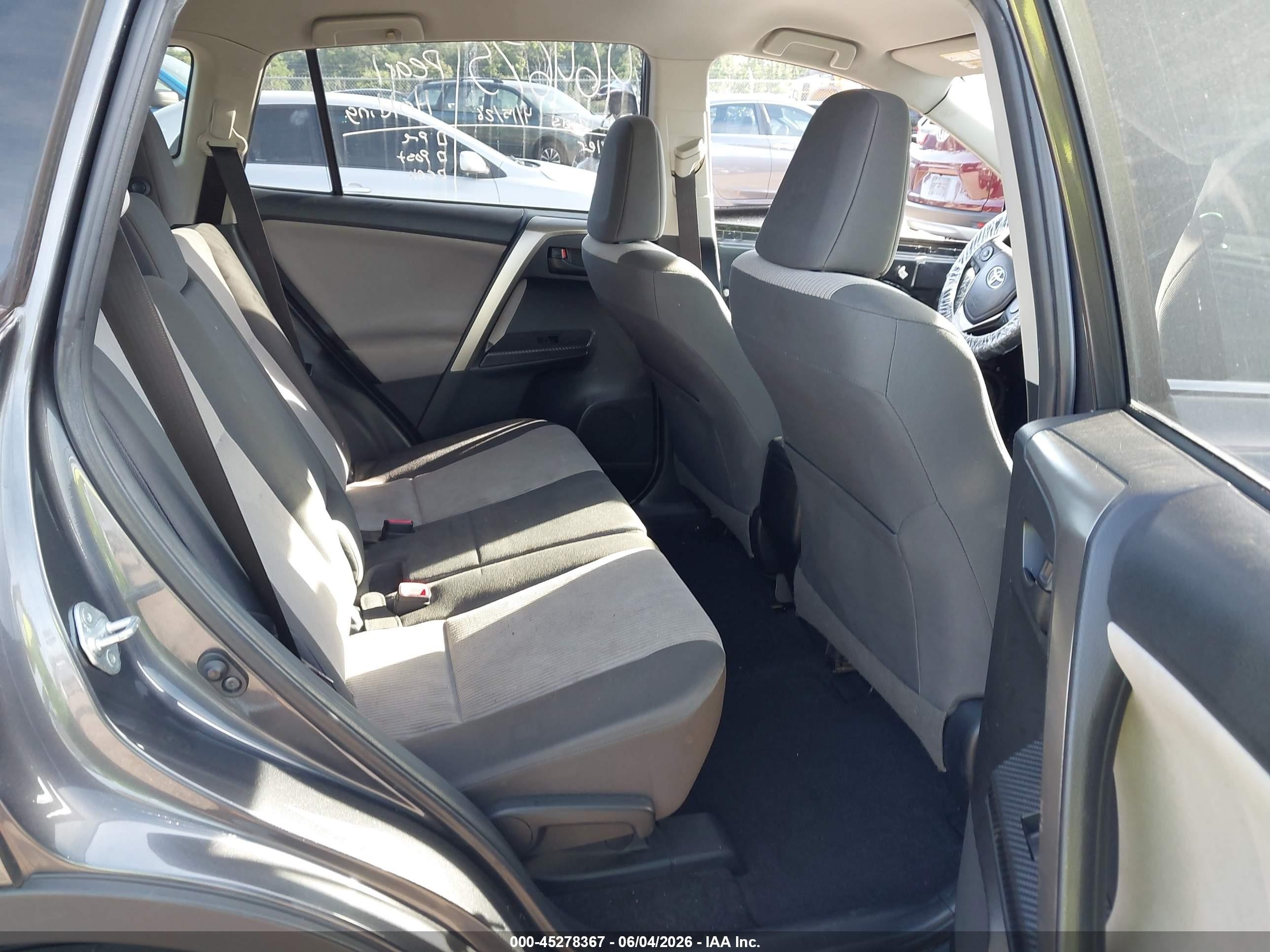 2014 Toyota Rav4 Le Gray vin: JTMZFREV2EJ001344