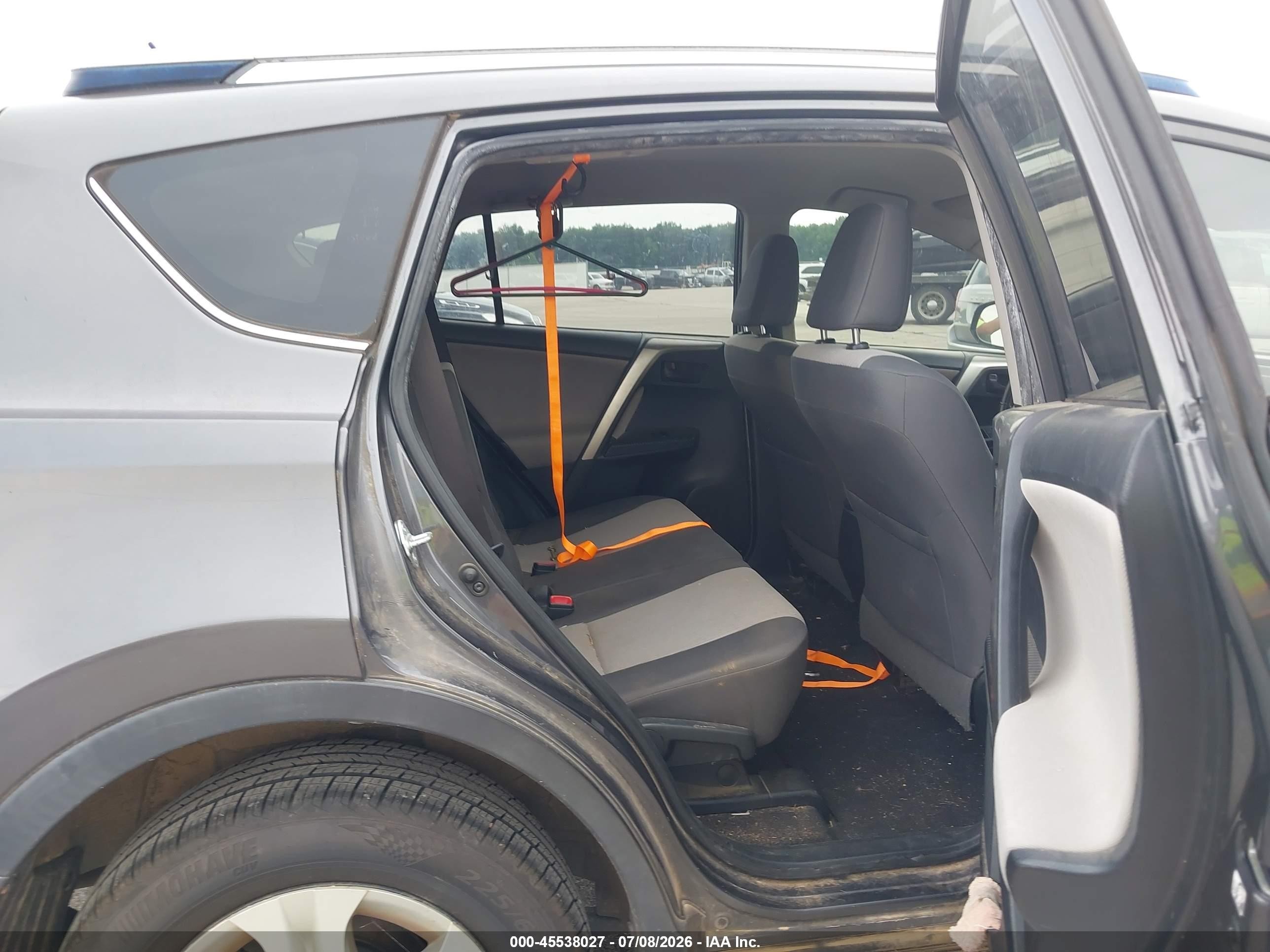 2014 Toyota Rav4 Le Gray vin: JTMZFREV2EJ021478