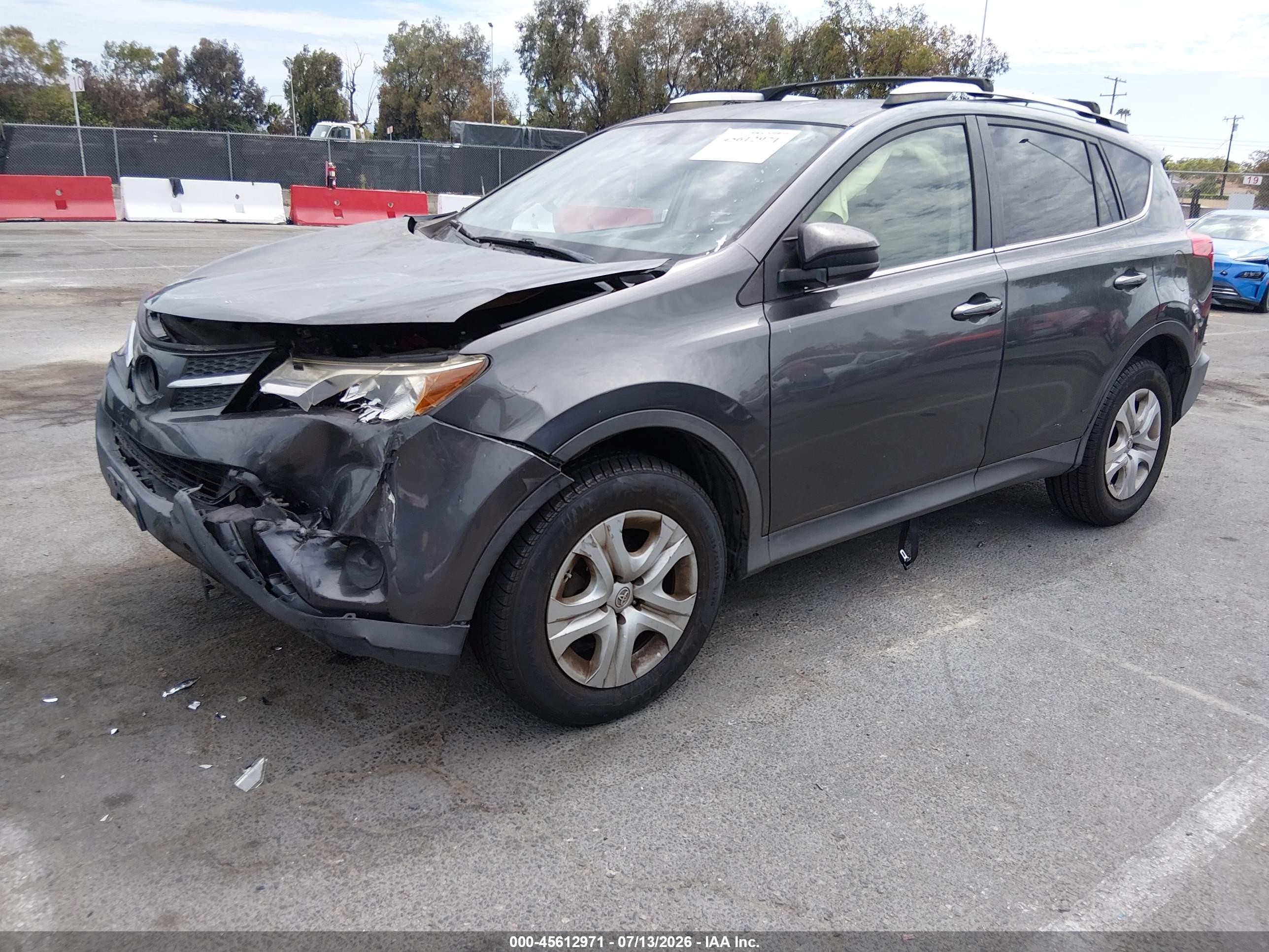 2015 Toyota Rav4 Le Gray vin: JTMZFREV2FD052228