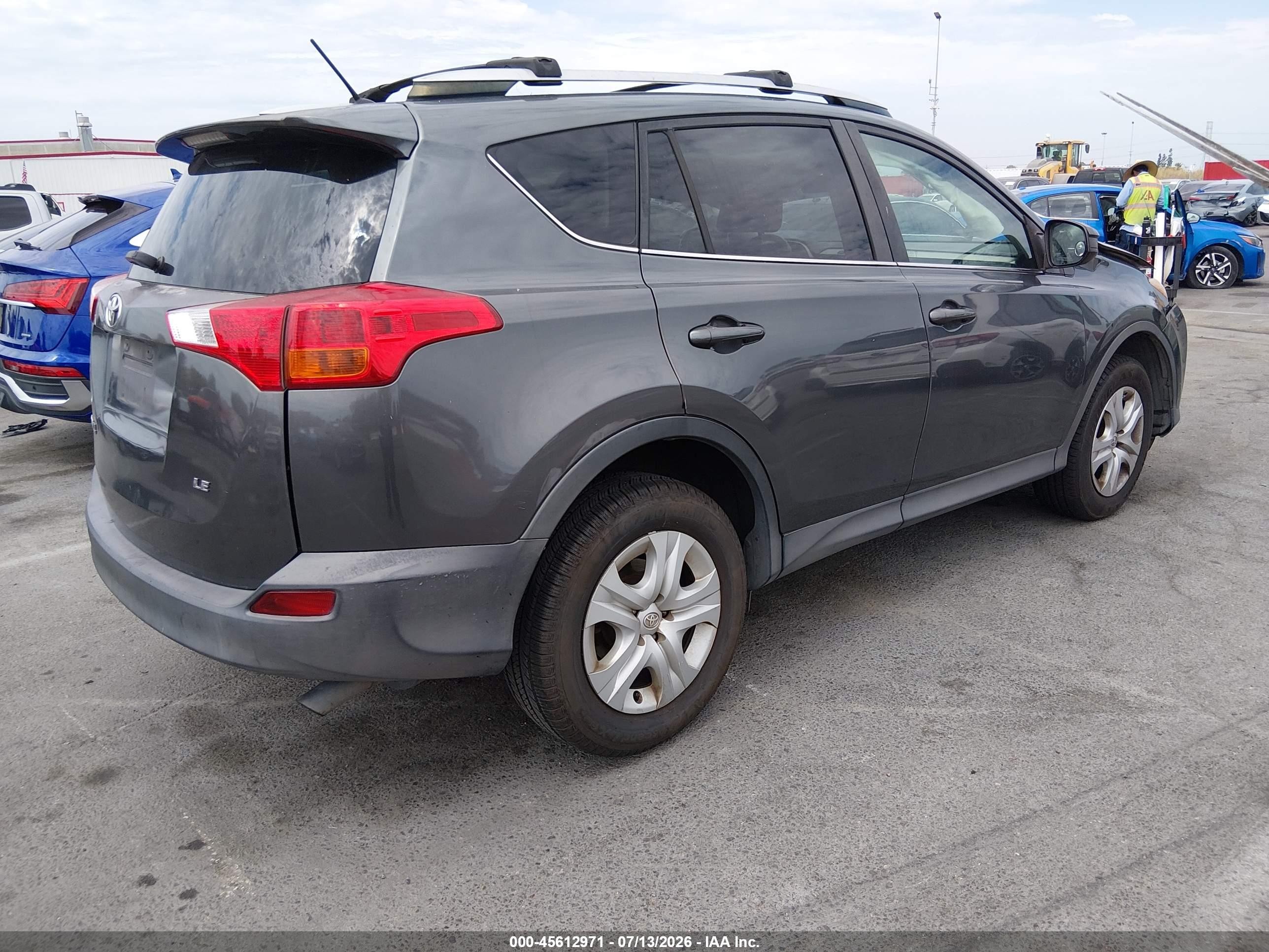 2015 Toyota Rav4 Le Gray vin: JTMZFREV2FD052228