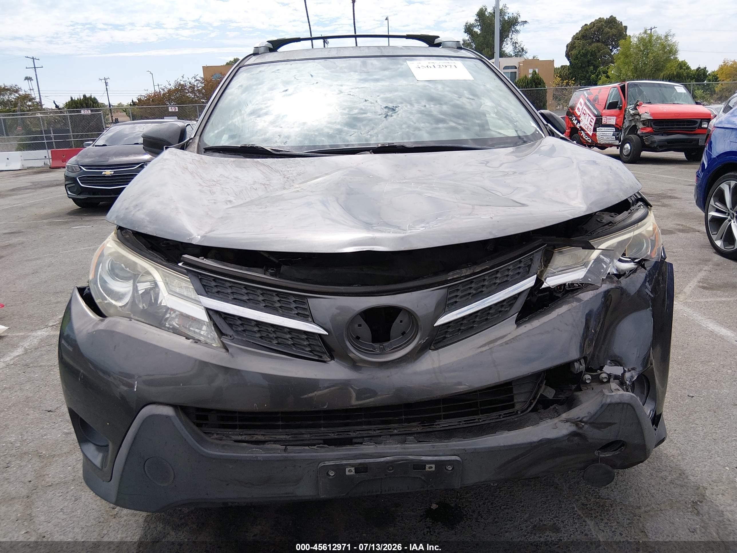 2015 Toyota Rav4 Le Gray vin: JTMZFREV2FD052228