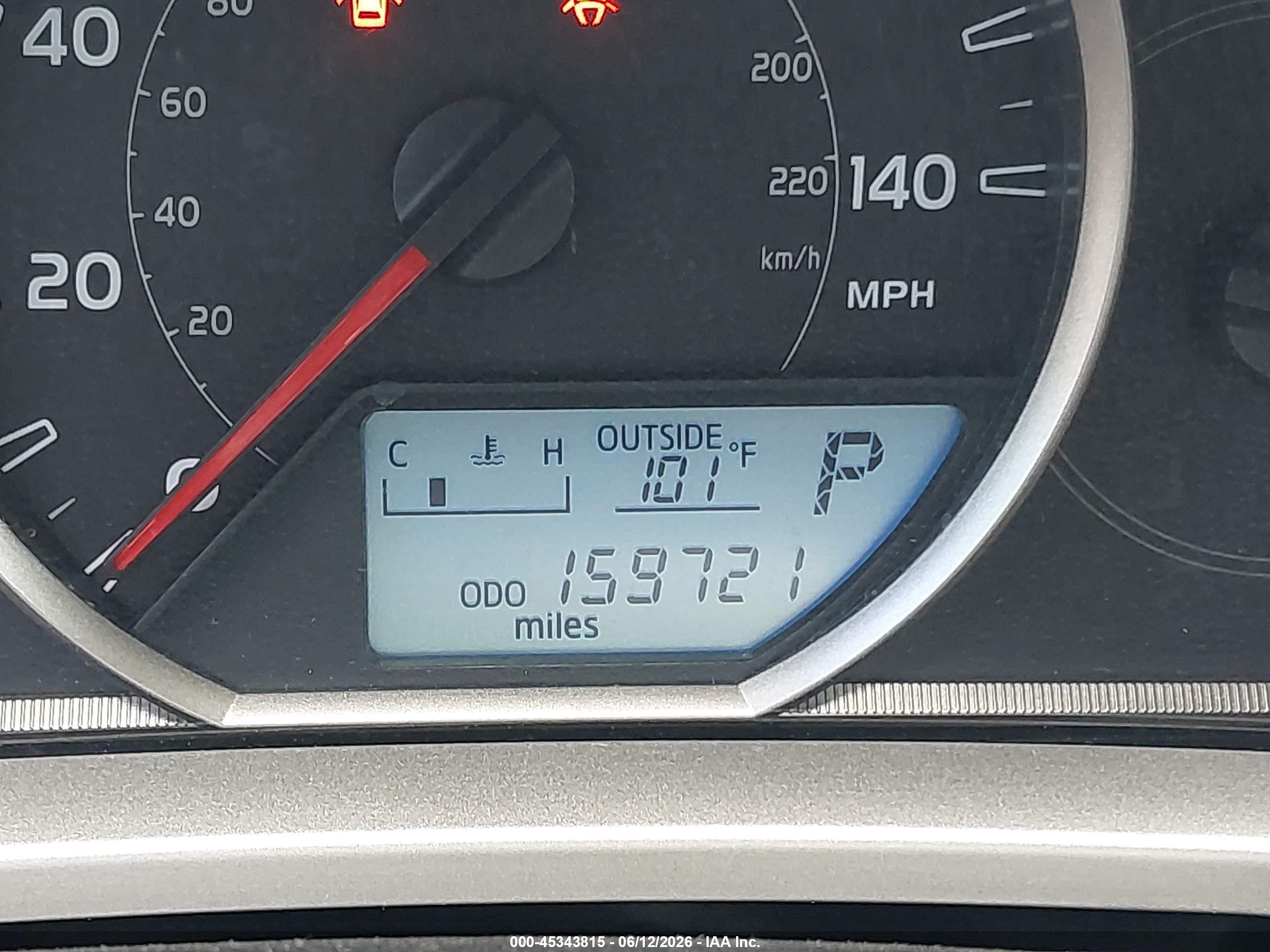 2015 Toyota Rav4 Le Silver vin: JTMZFREV2FD052858