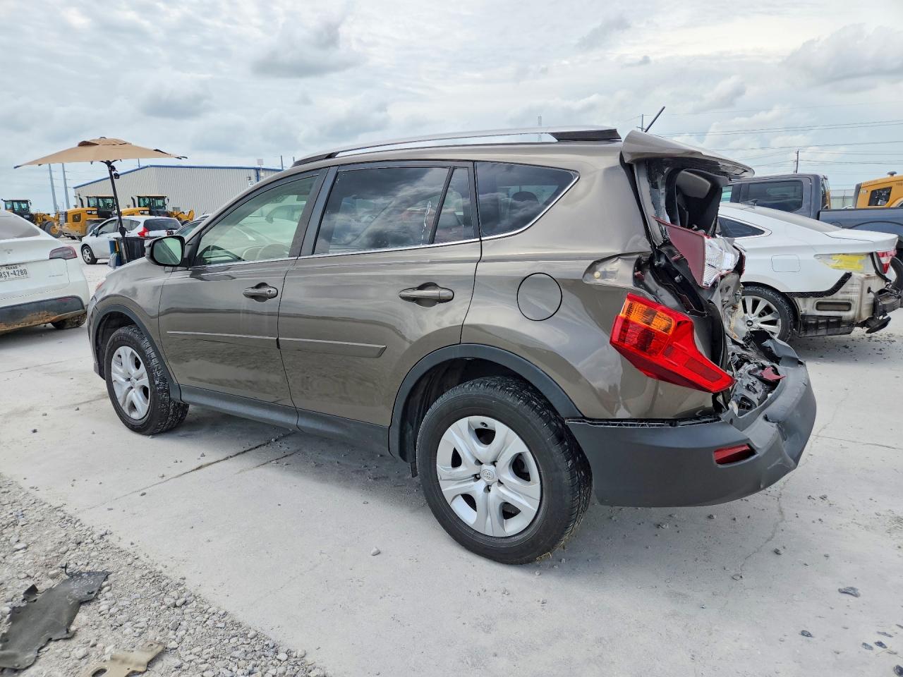 2015 Toyota Rav4 Le Gray vin: JTMZFREV2FD059311