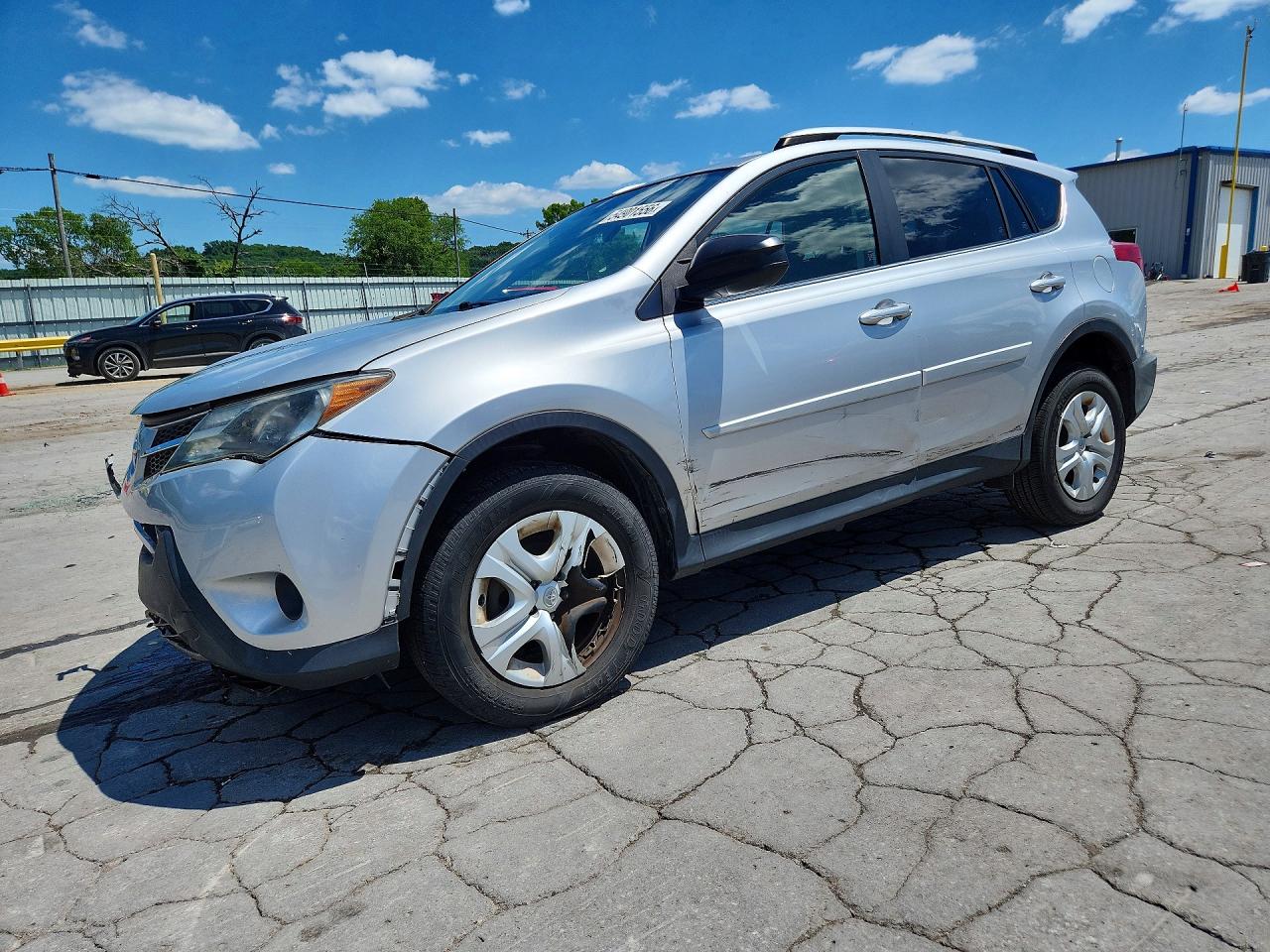 2015 Toyota Rav4 Le Silver vin: JTMZFREV2FD077436