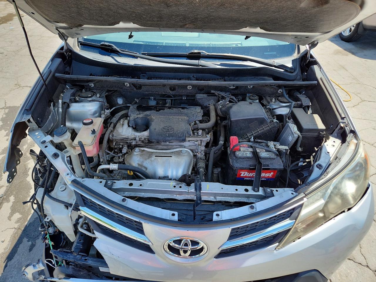 2015 Toyota Rav4 Le Silver vin: JTMZFREV2FD077436